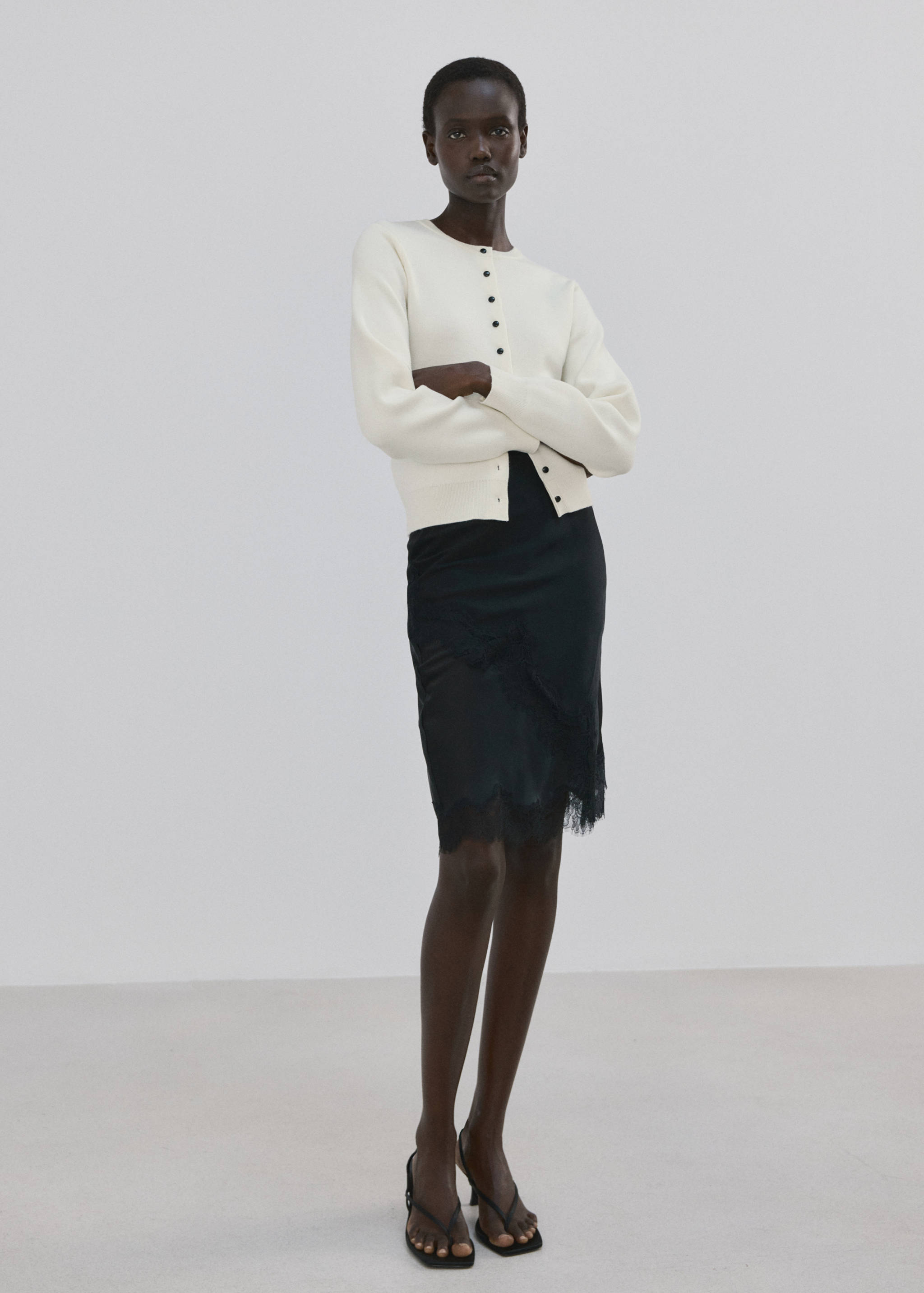 سترة صوفية محبوكة بأزرار - رؤية عامة