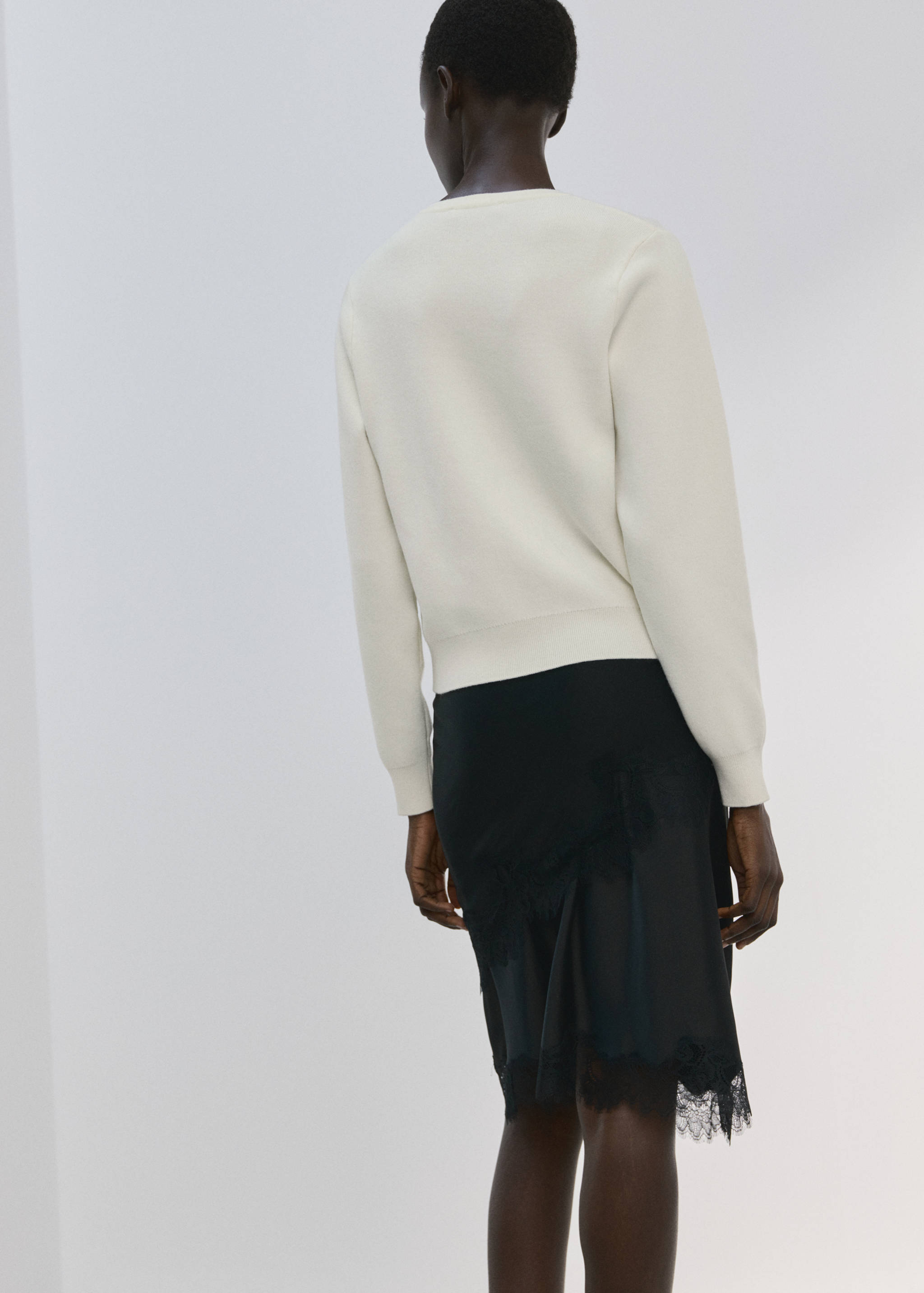 سترة صوفية محبوكة بأزرار - الجهة الخلفية للمنتج