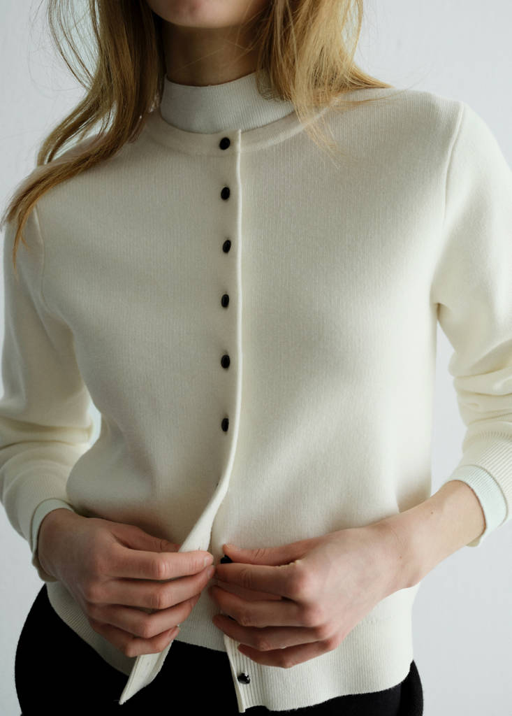 Knitted button cardigan — Ecru