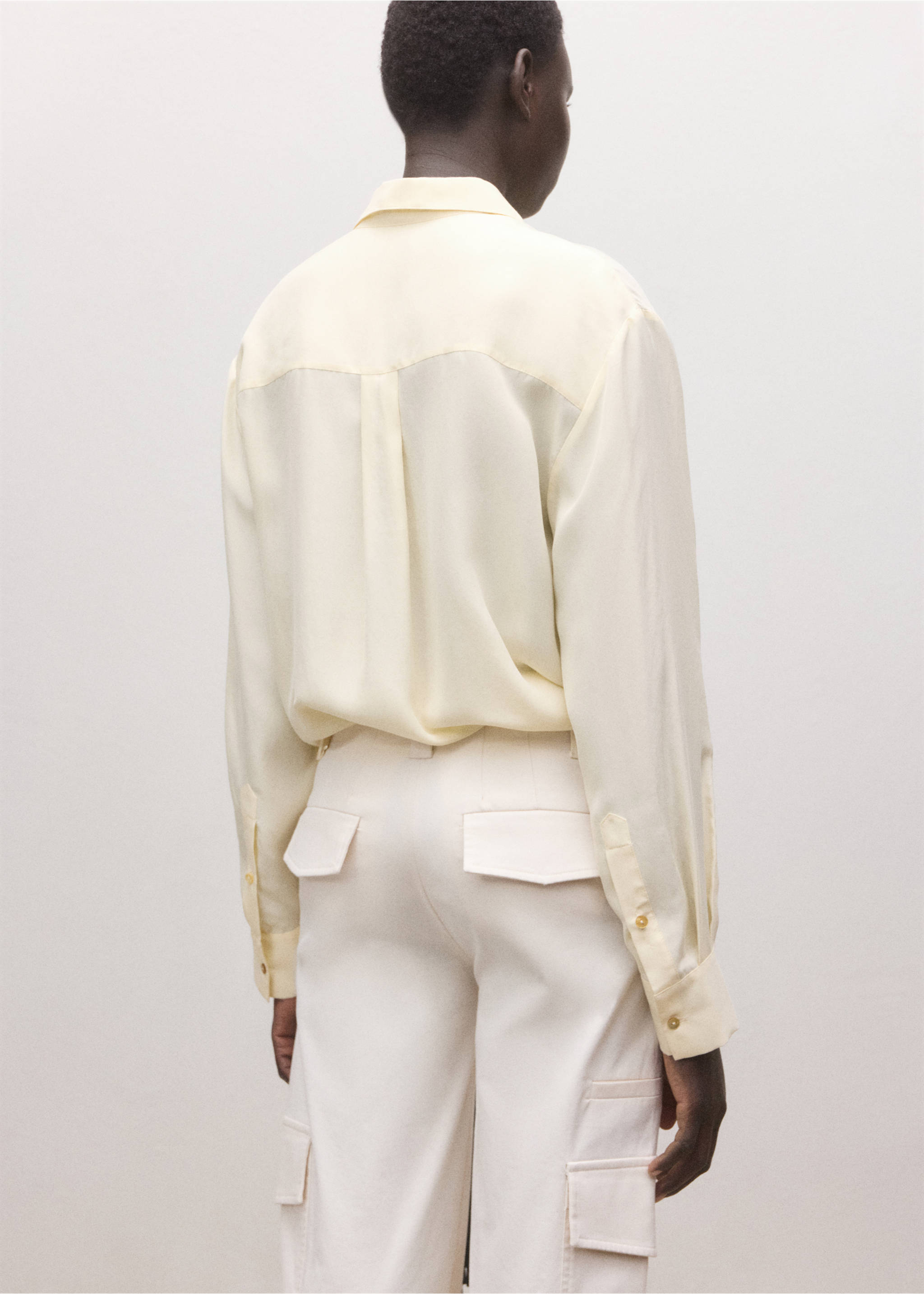 Риза от 100% коприна със скрити копчета - Обратна страна на артикула, Пастелно жълто. Ref: 27064095-00.