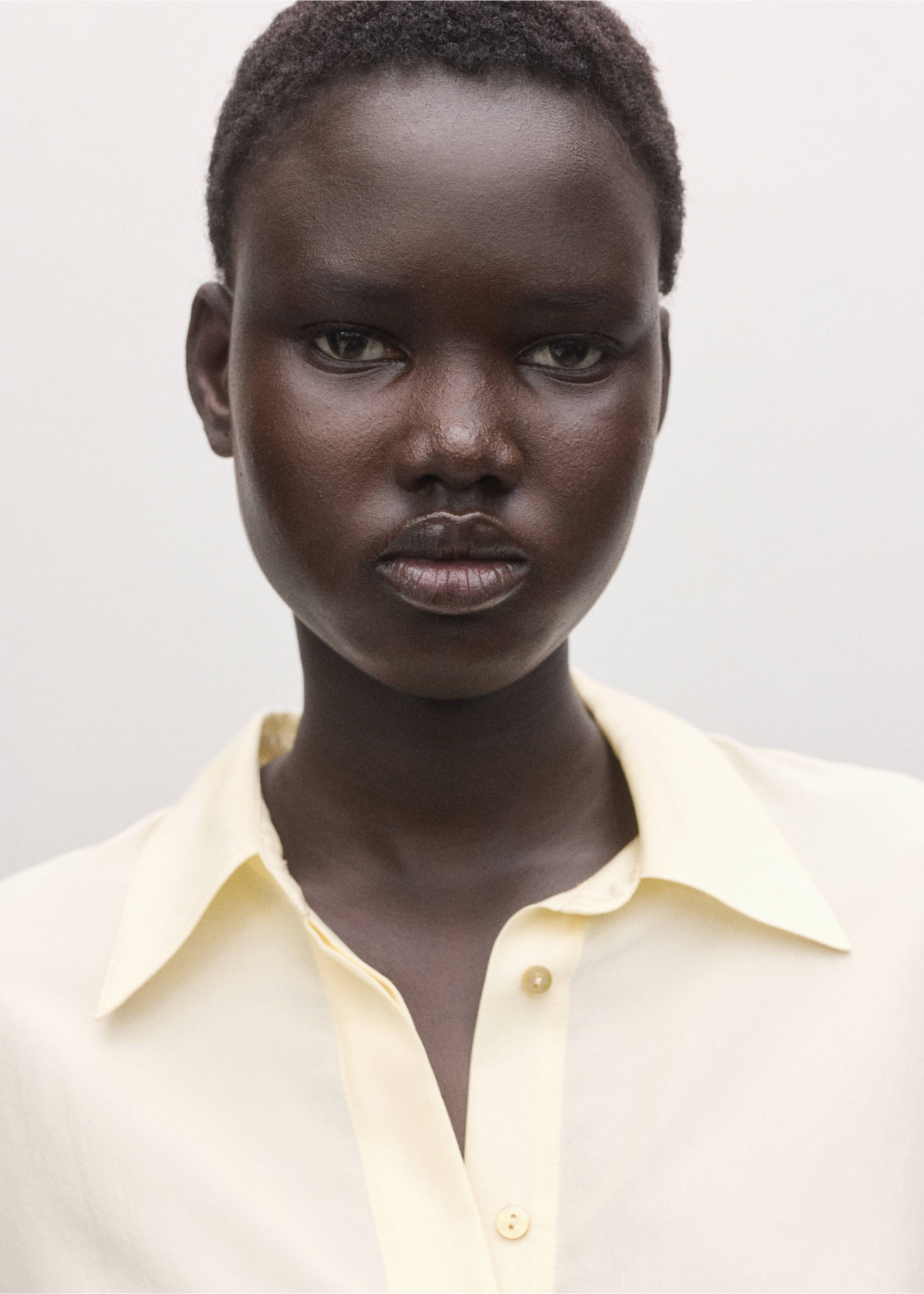 Риза от 100% коприна със скрити копчета - Данни за артикула 1, Пастелно жълто. Ref: 27064095-00.