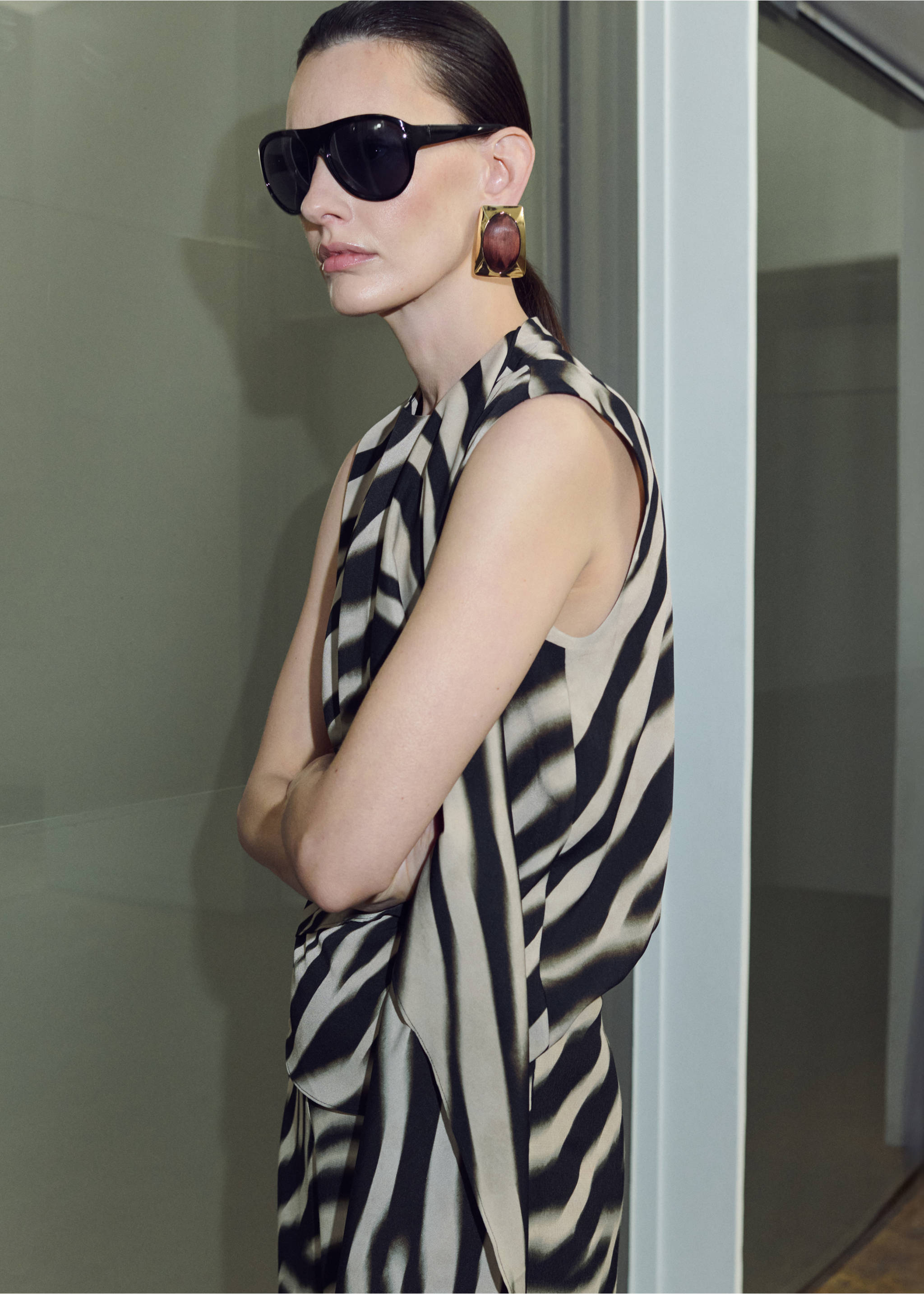 Blouse imprimée avec foulard - Détail de l'article 1, Noir. Ref: 27064103-00.