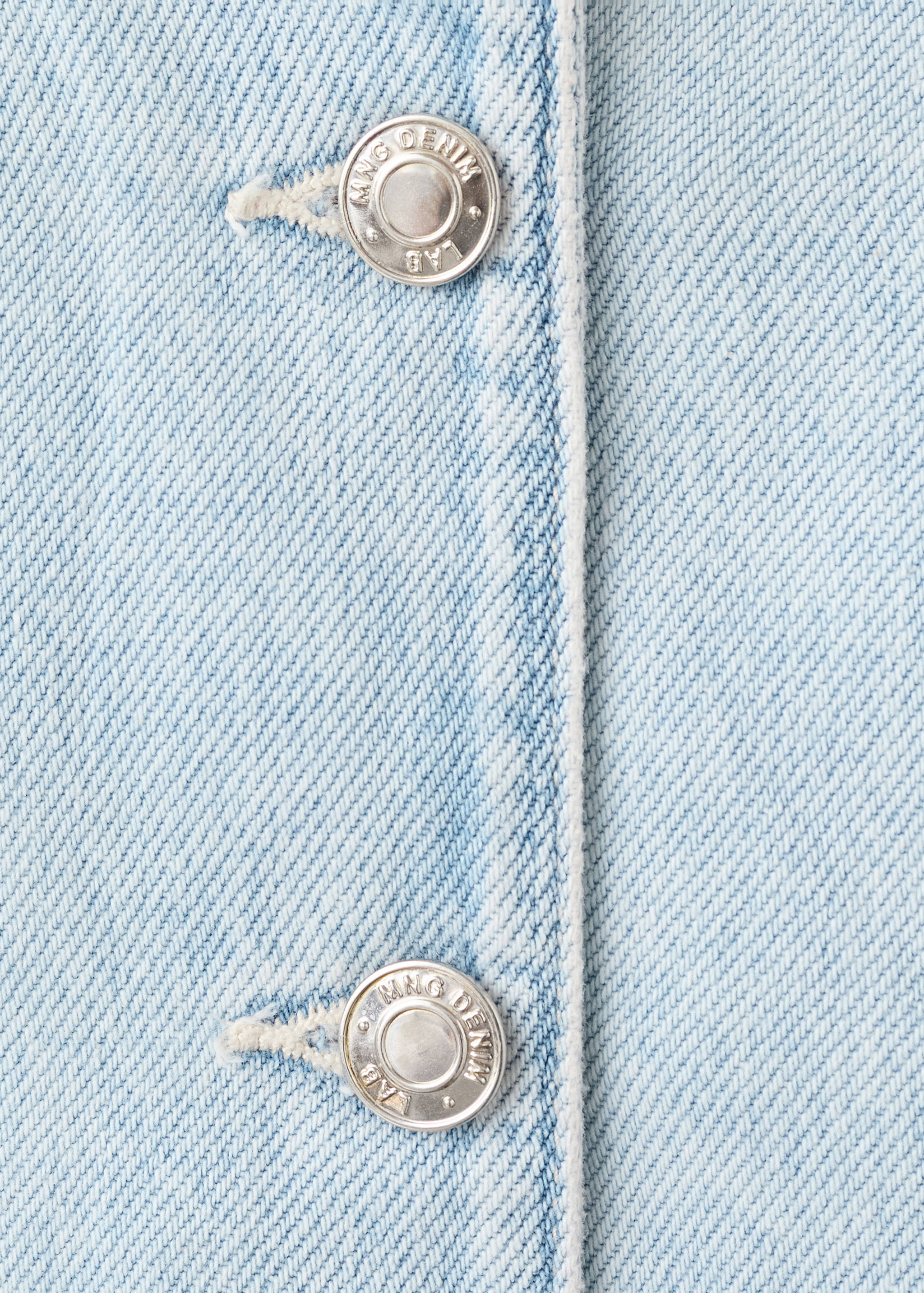Denim skirt with buttons - Details of the article 8