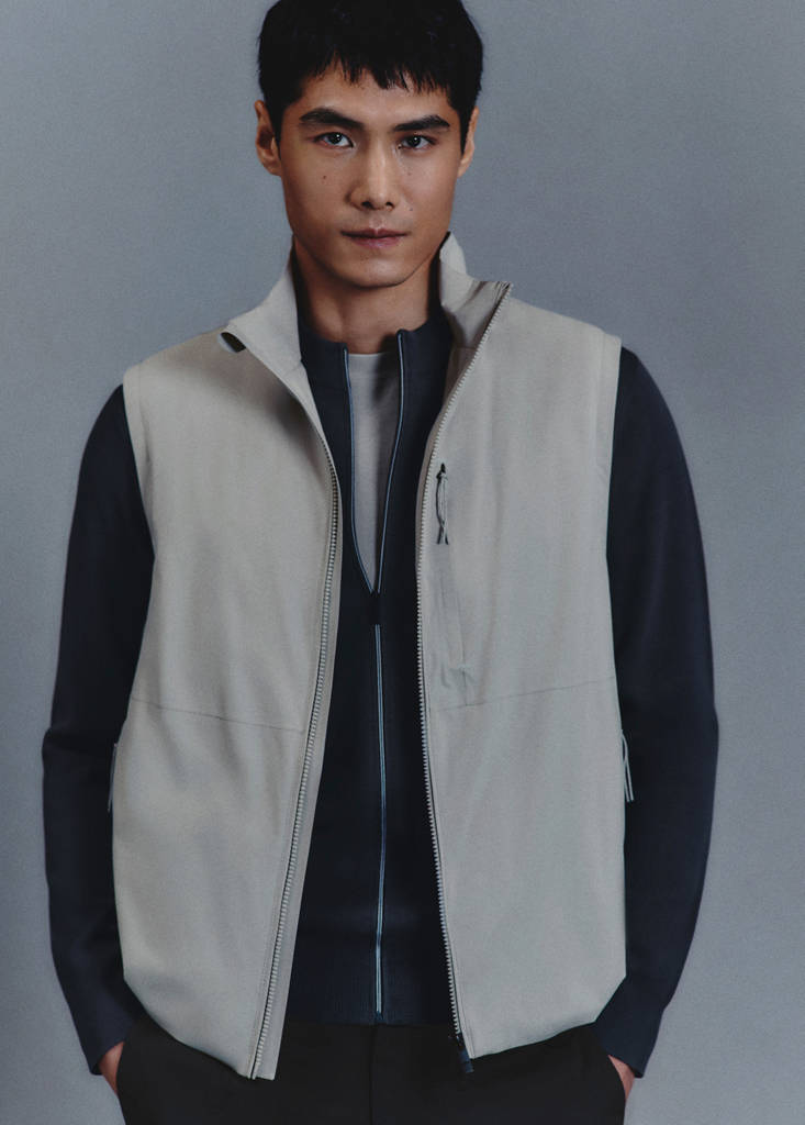 Packable water-repellent gilet with Thermore® technology — Ice Grey