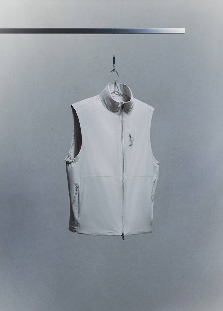 Packable water-repellent gilet with Thermore® technology — Ice Grey