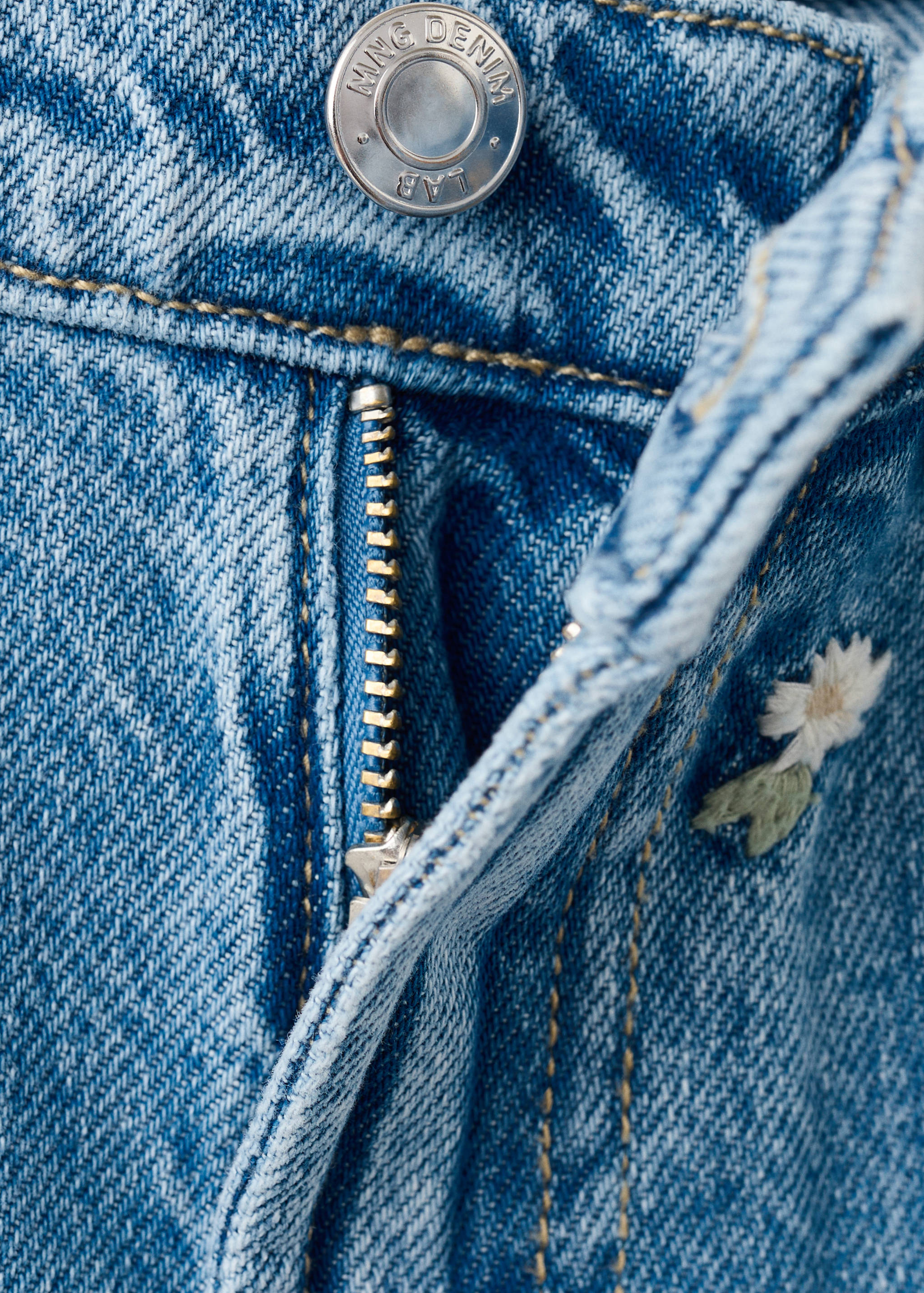 Wide leg jeans with floral embroidery - Details of the article 8