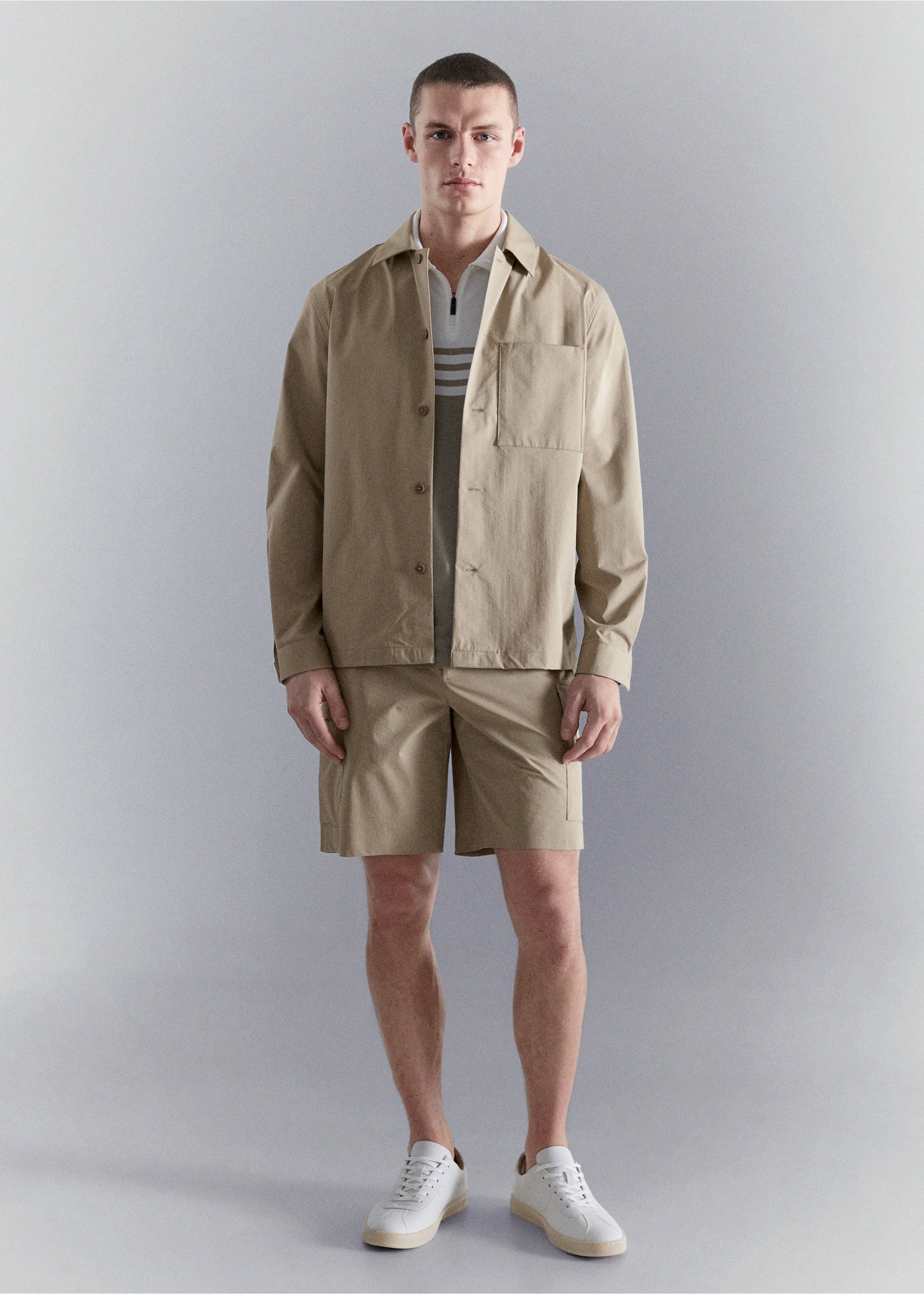 Overshirt non-iron cu buzunar - Plan general, Bej foarte deschis. Ref: 27064422-00.