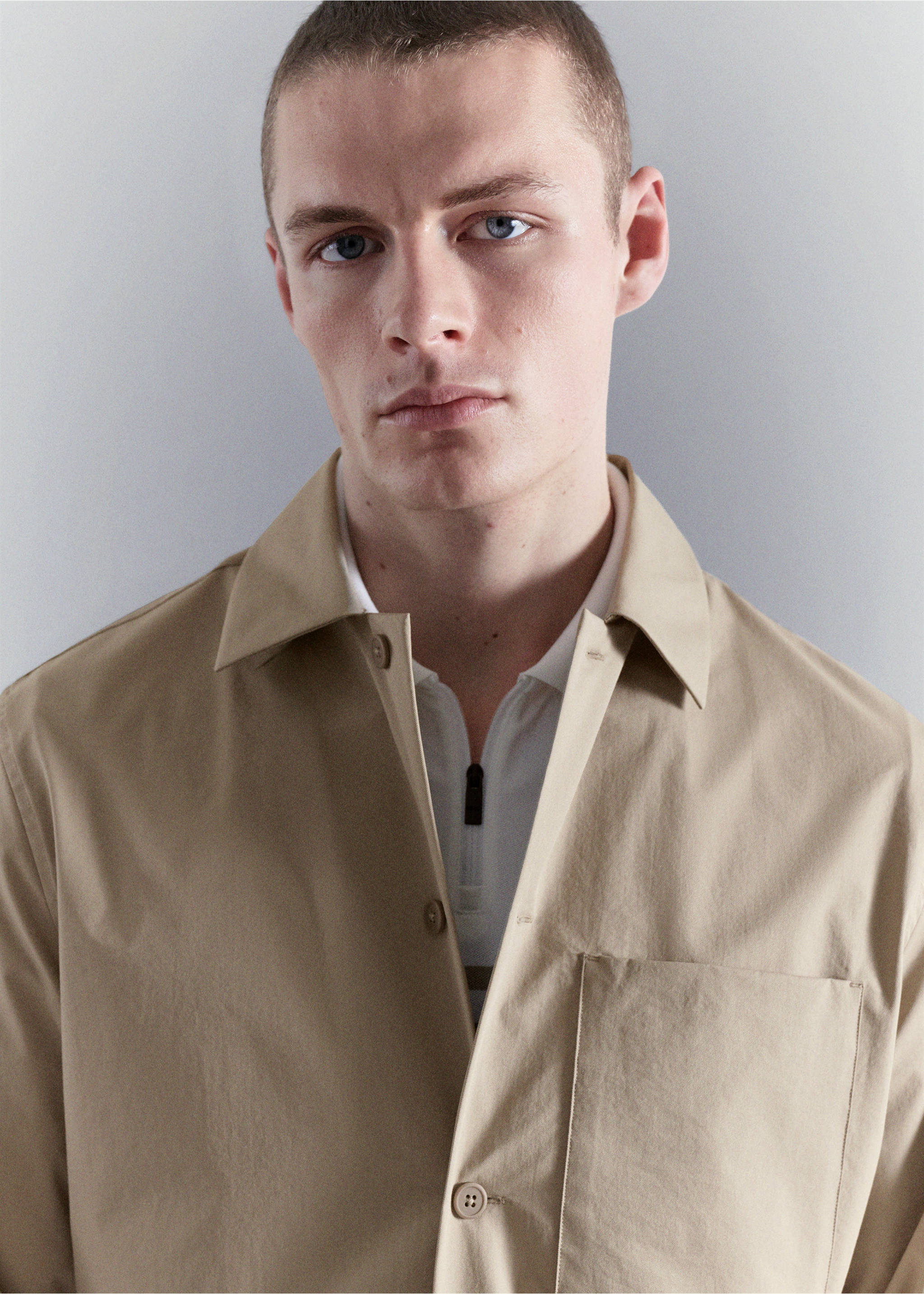 Overshirt non-iron cu buzunar - Detaliu al articolului 1, Bej foarte deschis. Ref: 27064422-00.