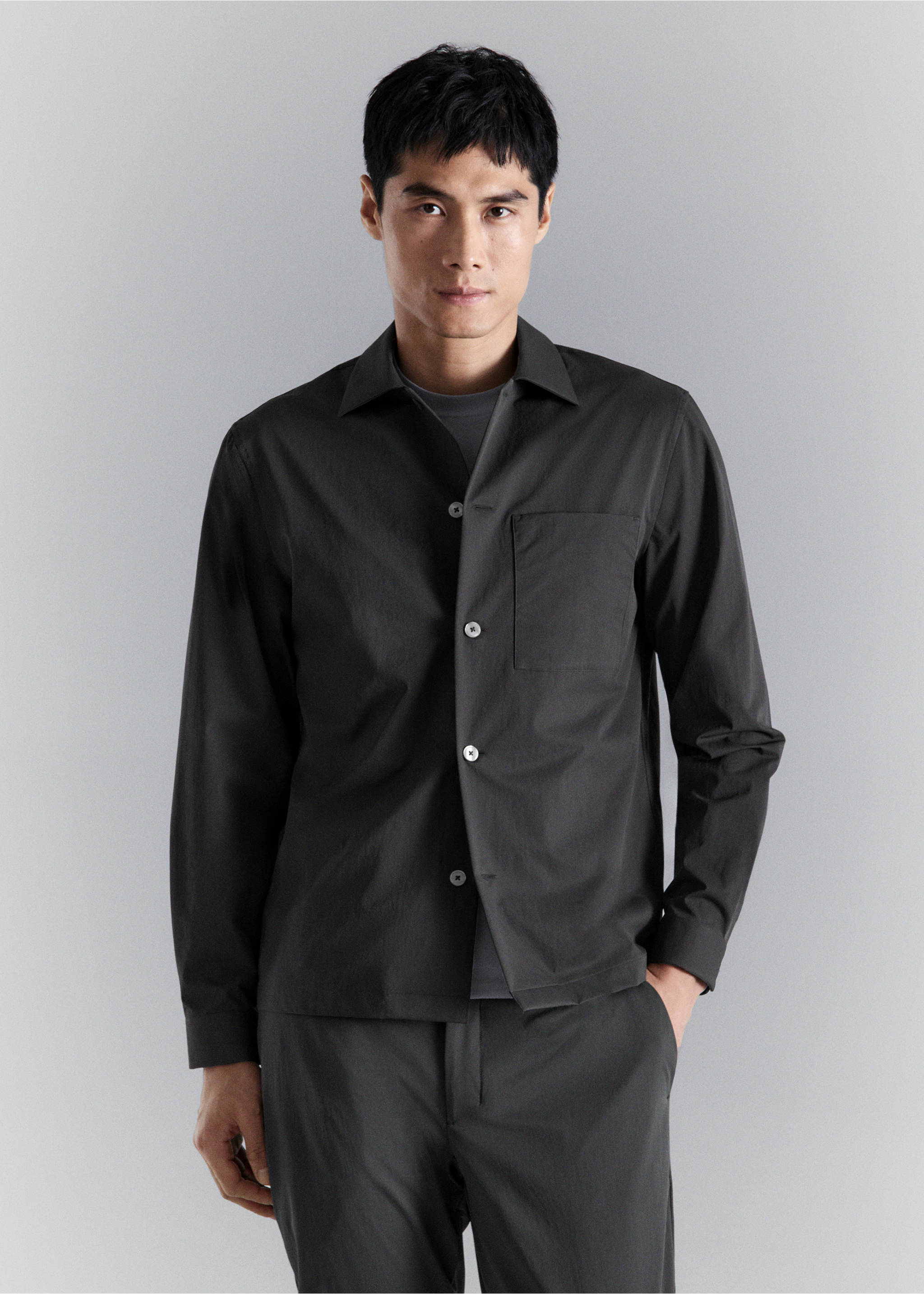 Overshirt non-iron cu buzunar - Plan mediu, Gri închis. Ref: 27064422-00.