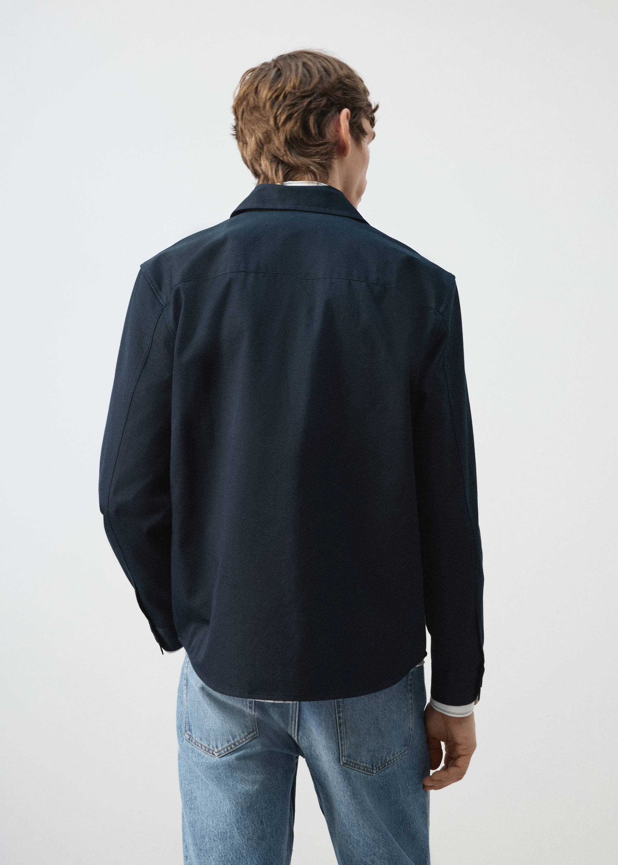 قميص كبير الحجم بجيوب 100٪ قطني - الجهة الخلفية للمنتج