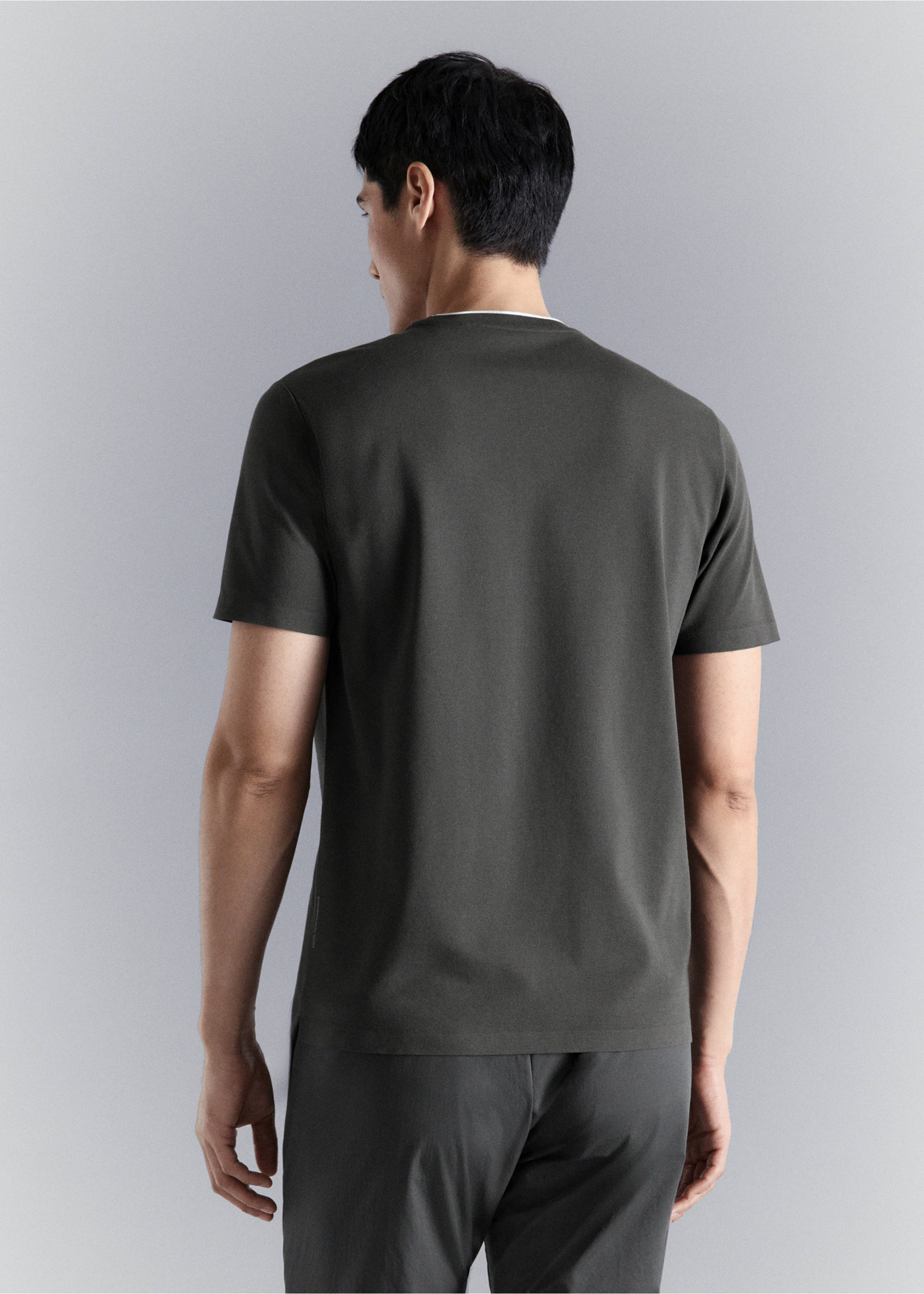 Camiseta slim fit comfort stretch Coolmax ® - Reverso del artículo, Gris oscuro. Ref: 27064425-00.