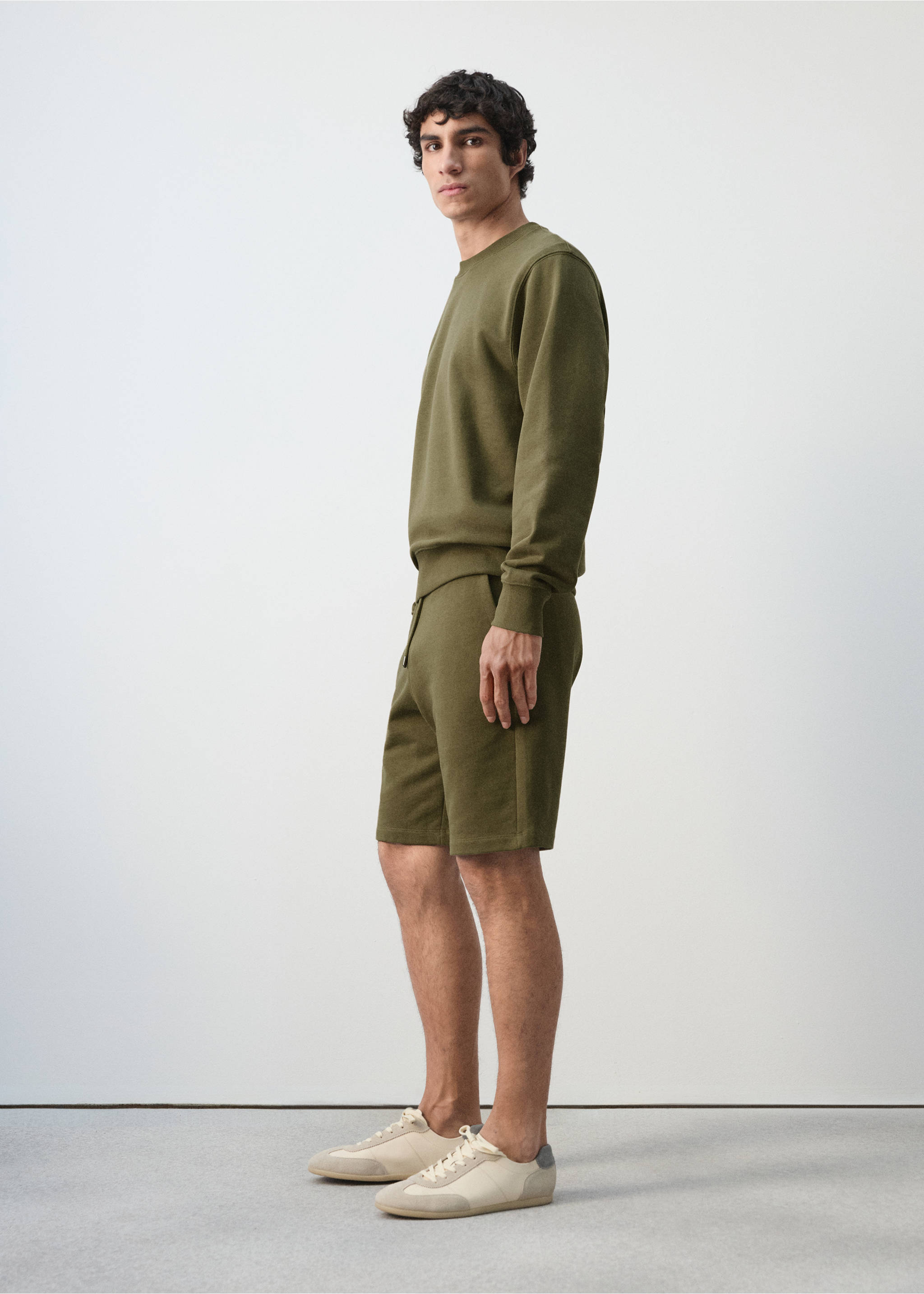 Lightweight 100% cotton sweatshirt - Details of the article 2, Dark Green. Ref: 27064430-00.