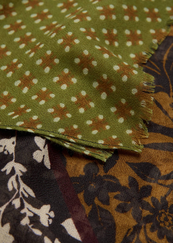 Fular estampado floral