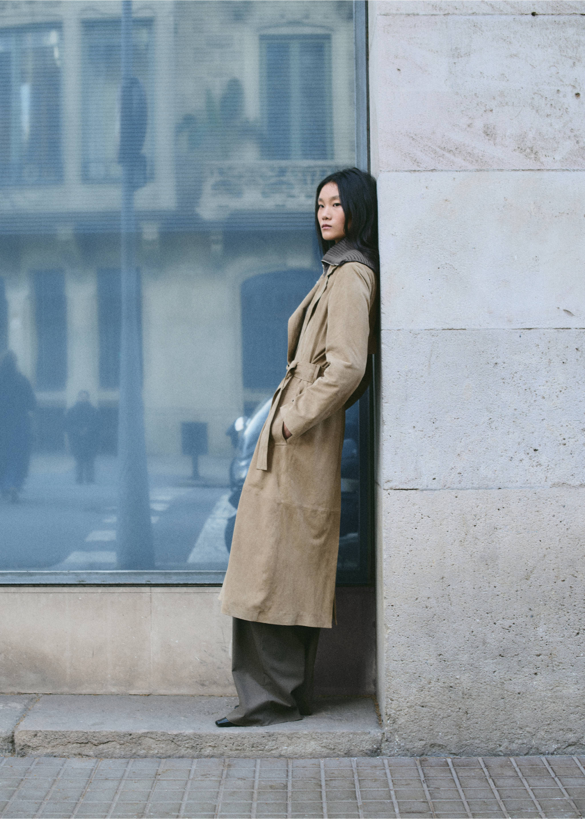 Long suede trench with belt - Details of the article 1, Medium Brown. Ref: 27064433-00.