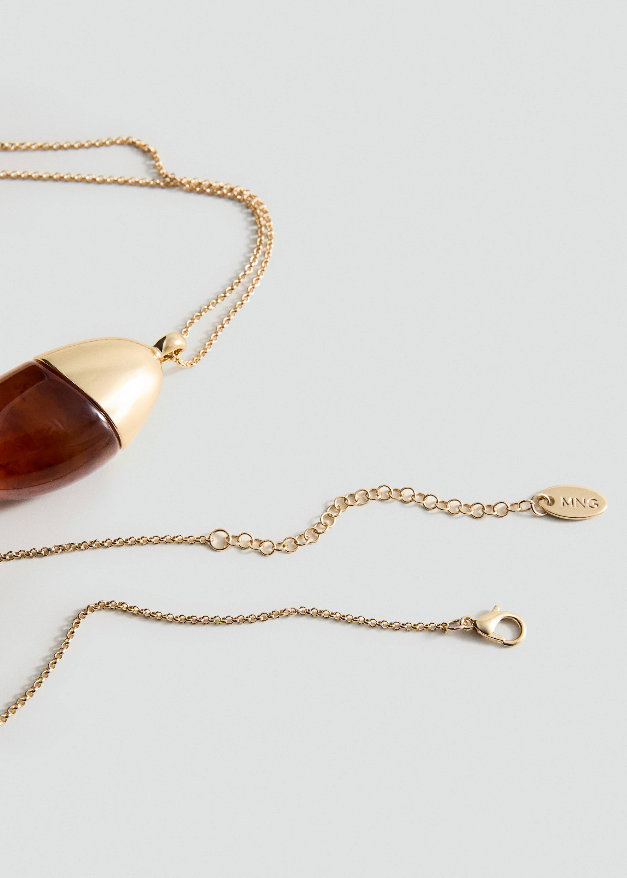 Resin pendant necklace - Details of the article 1