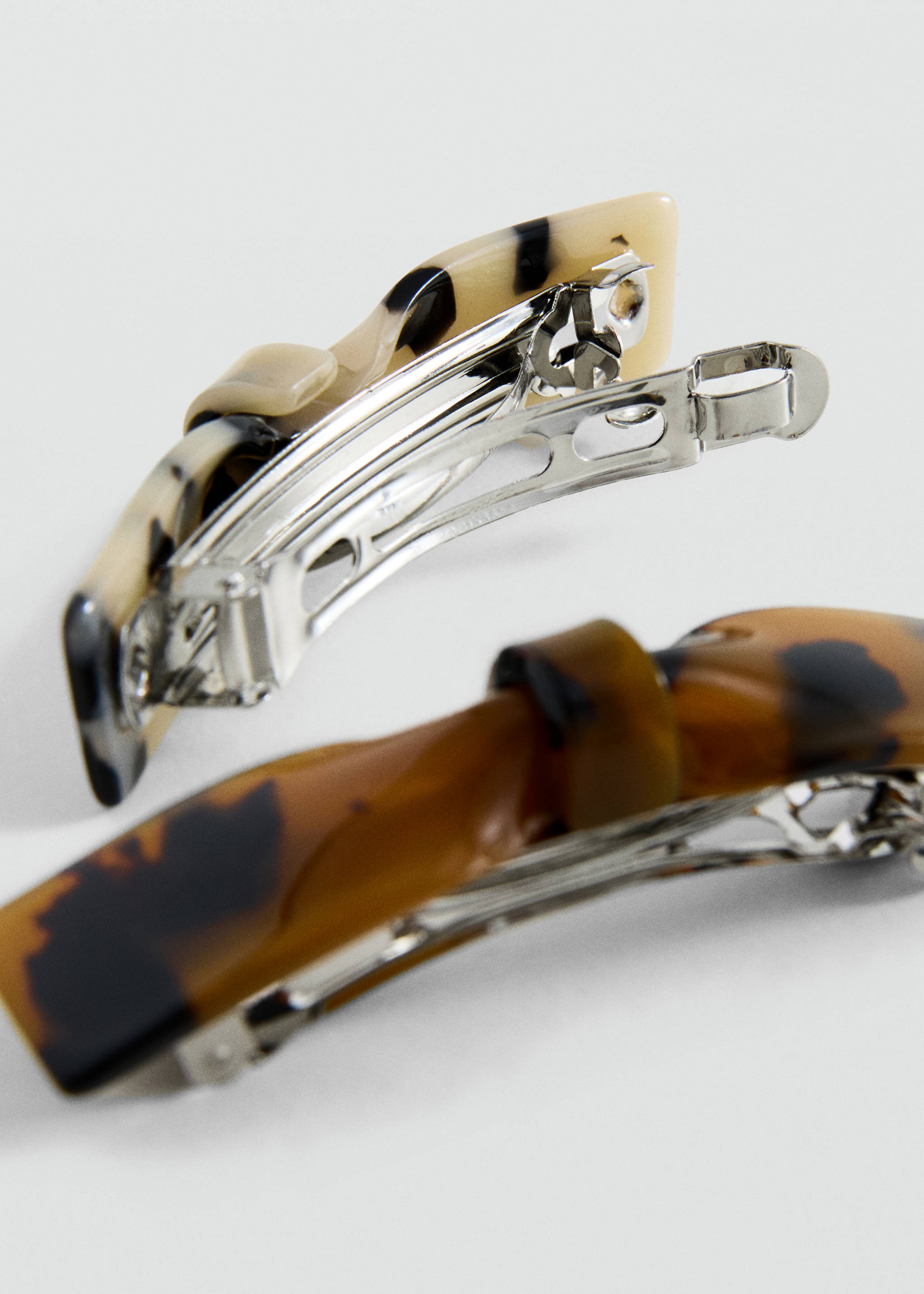 Набор заколок для волос с бантиком - Средний план