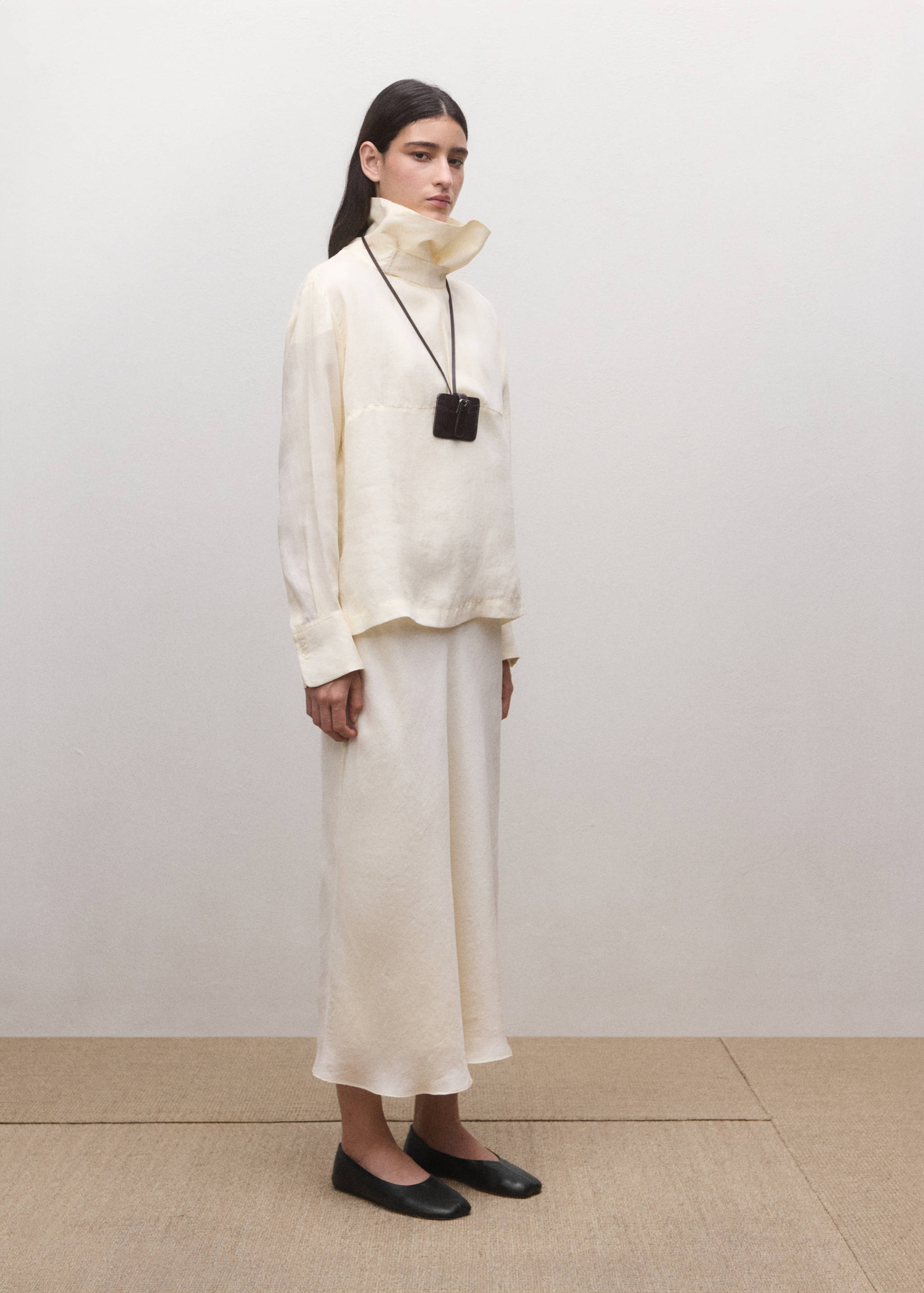 Leather cardholder with buckle fastening - General plane, Burgundy. Ref: 27064442-00.