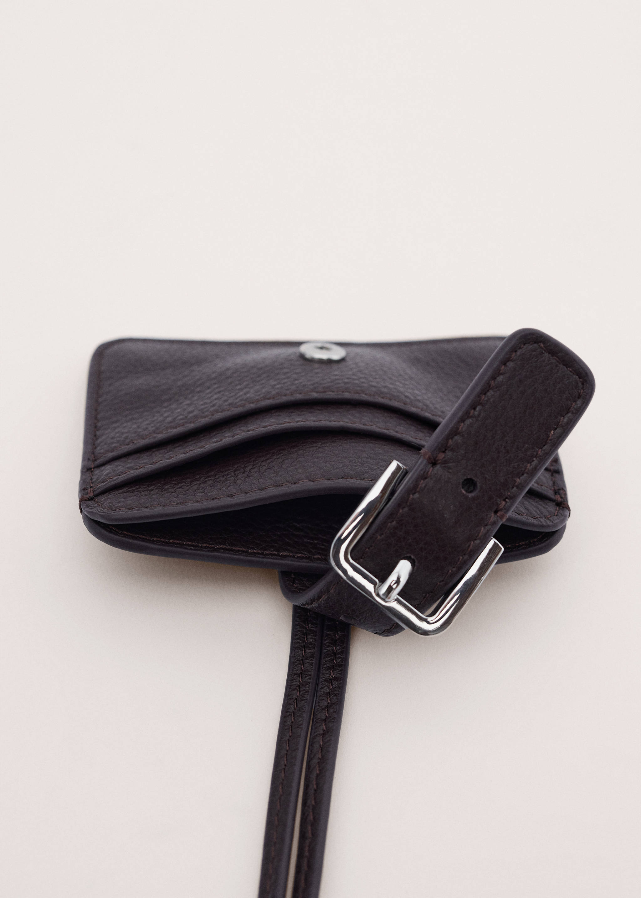 Leather cardholder with buckle fastening - Details of the article 1