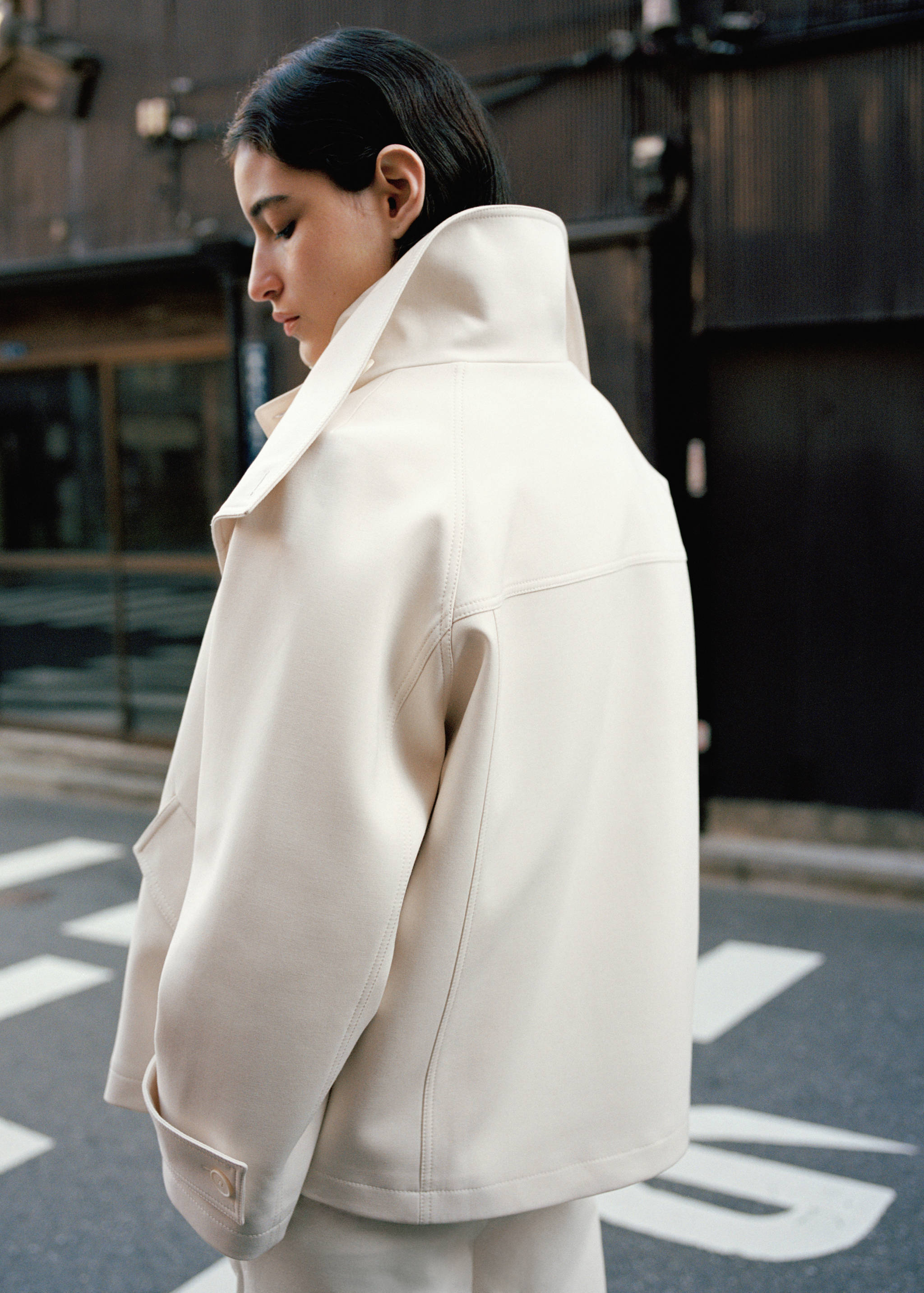 Funnel neck parka with pockets - Reverse of the article