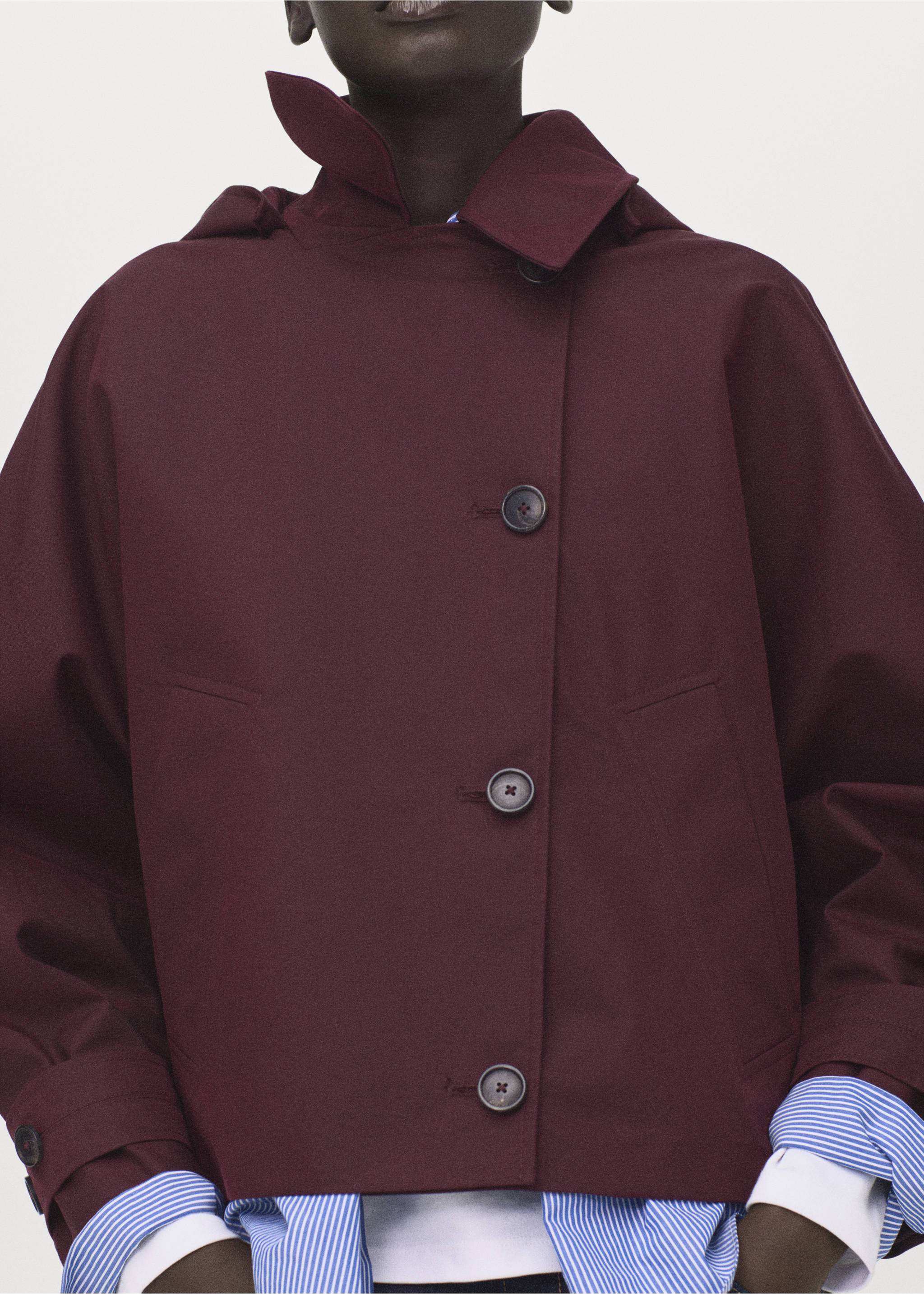 Short double-breasted trench coat with hood - Medium plane, Maroon. Ref: 27064772-00.