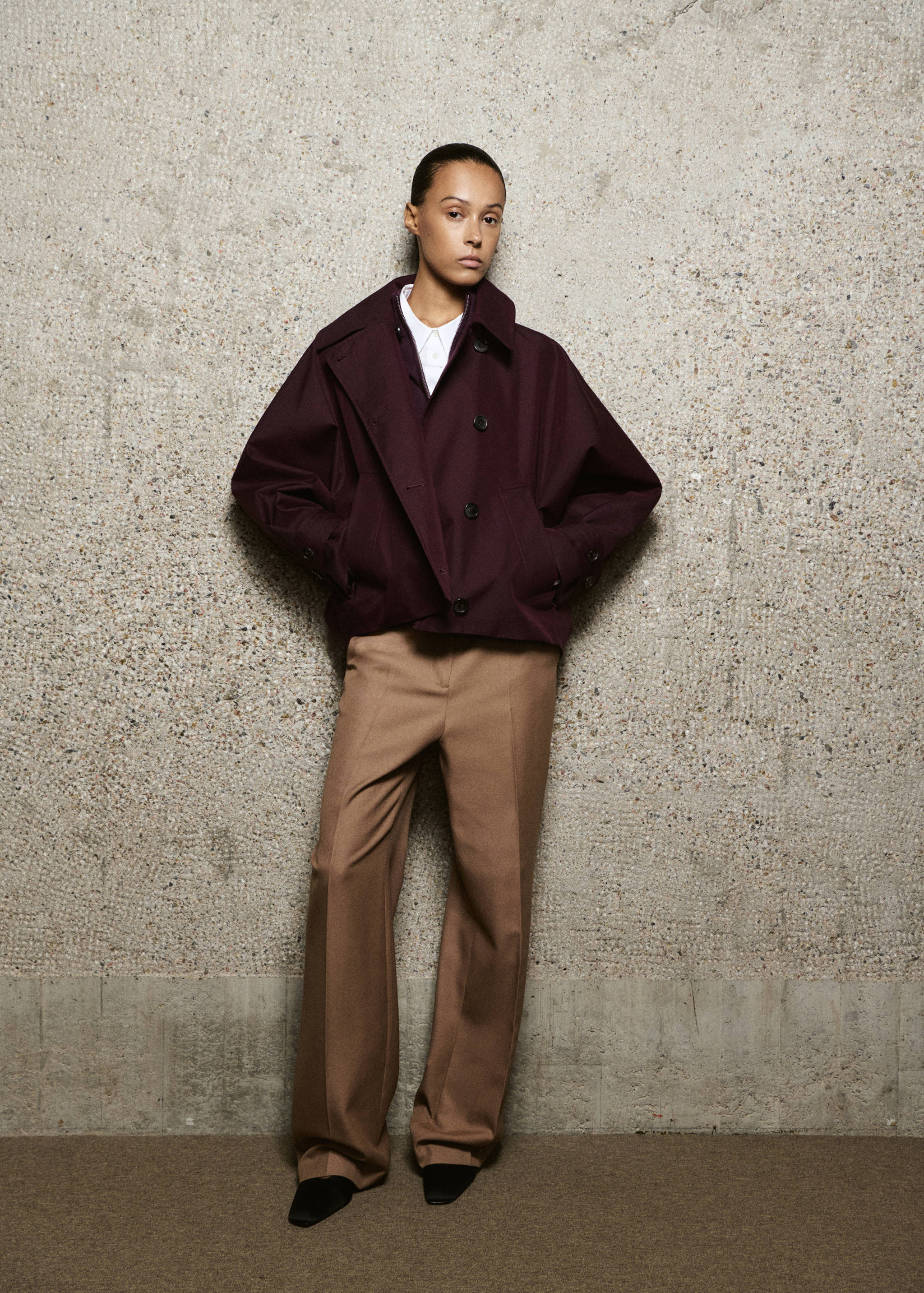 Short double-breasted trench coat with hood - General plane