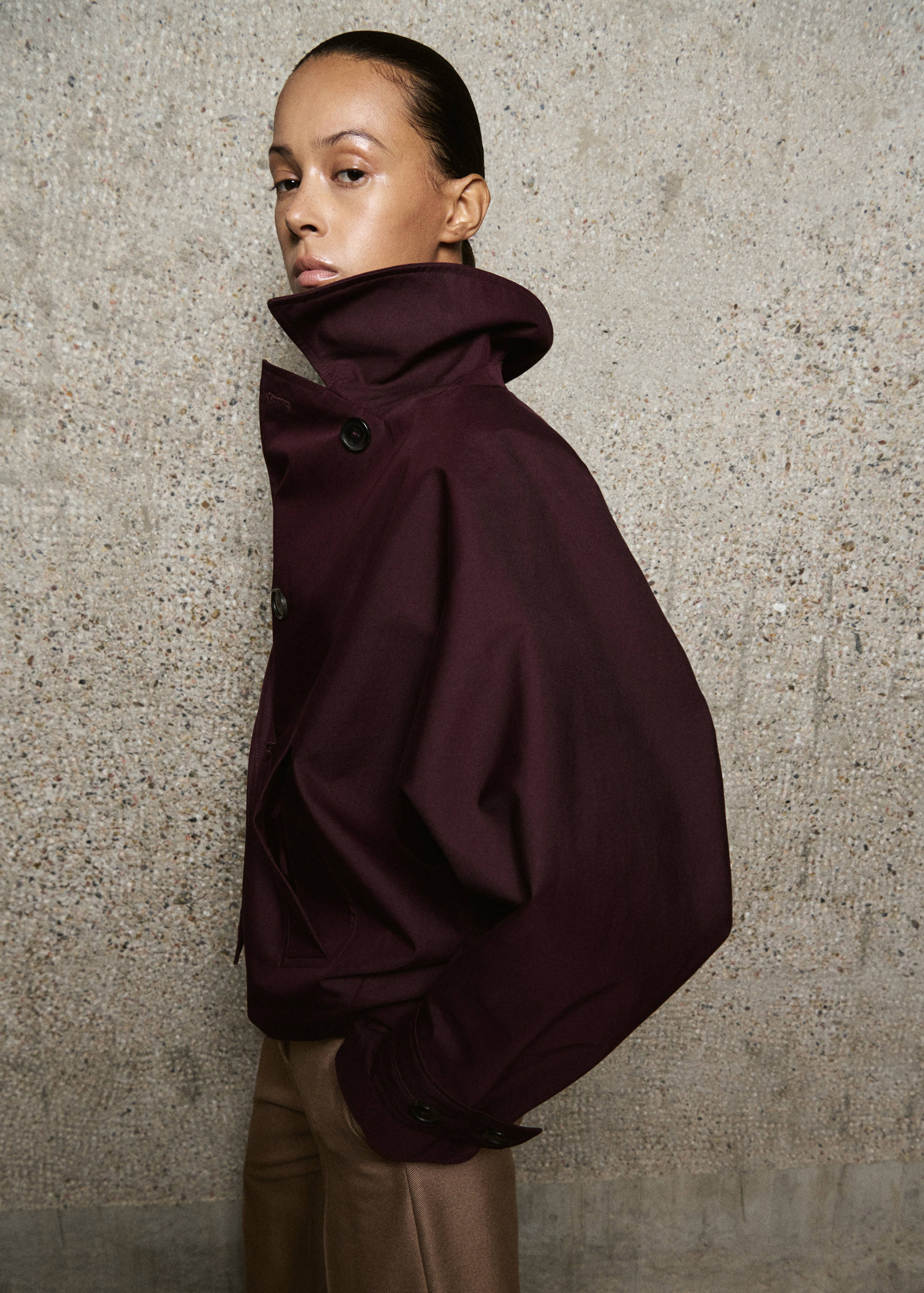 Short double-breasted trench coat with hood - Details of the article 1