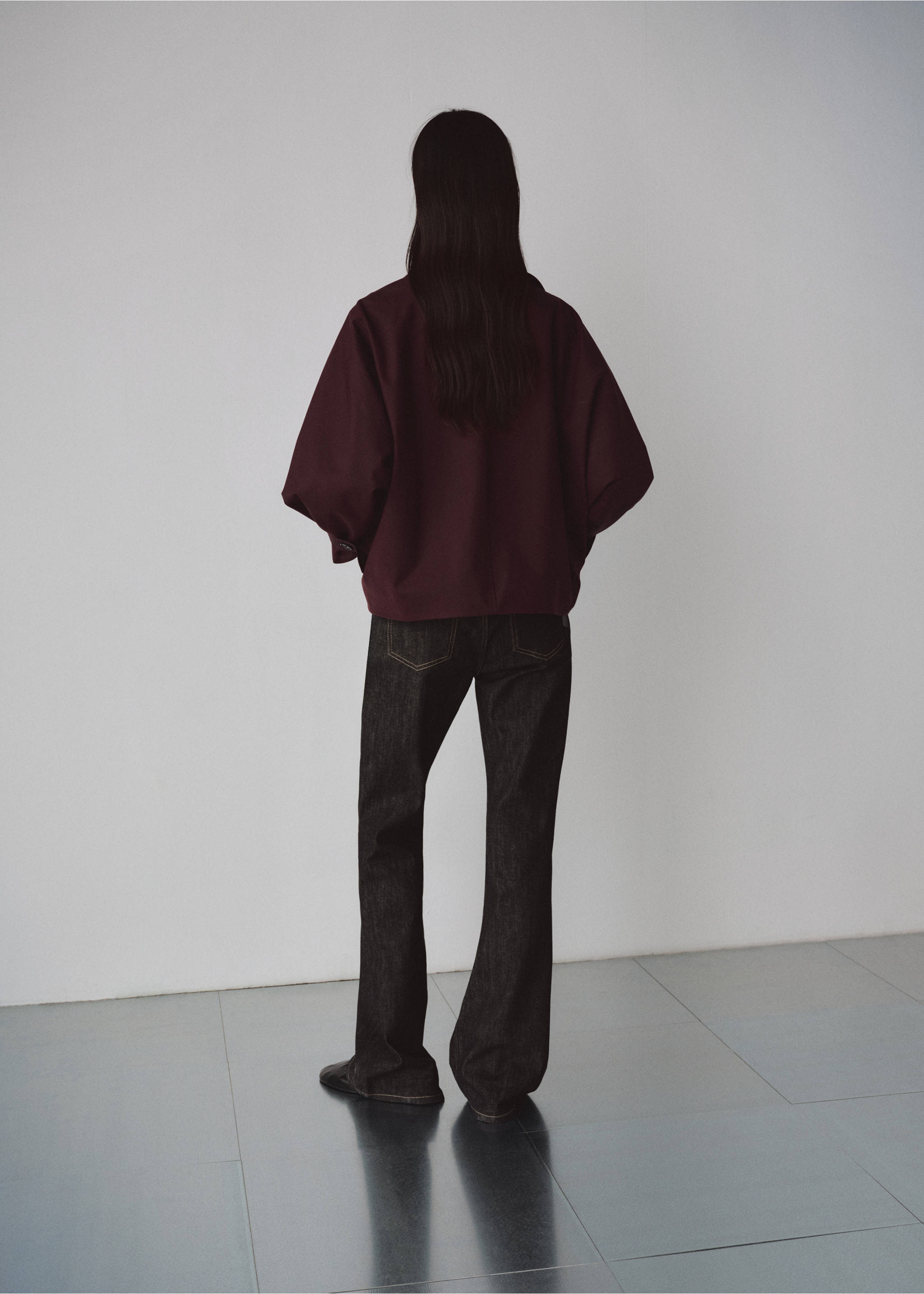 Short double-breasted trench coat with hood - Reverse of the article, Maroon. Ref: 27064772-03.