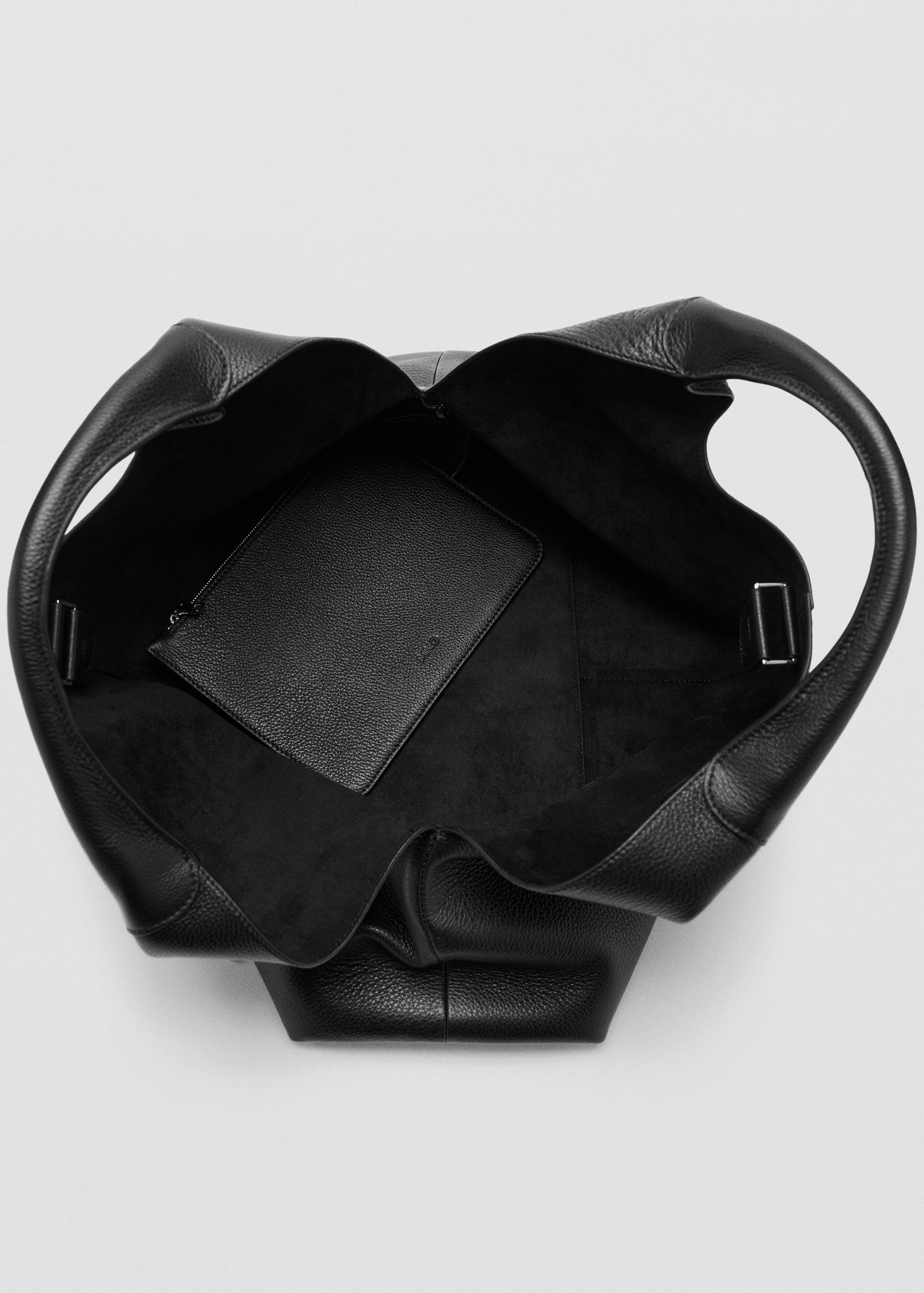 Stitched leather shoulder bag - Details of the article 4