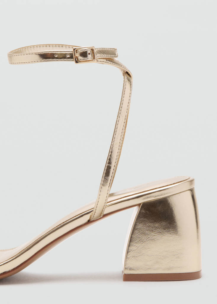 Metallic straps sandals — Gold