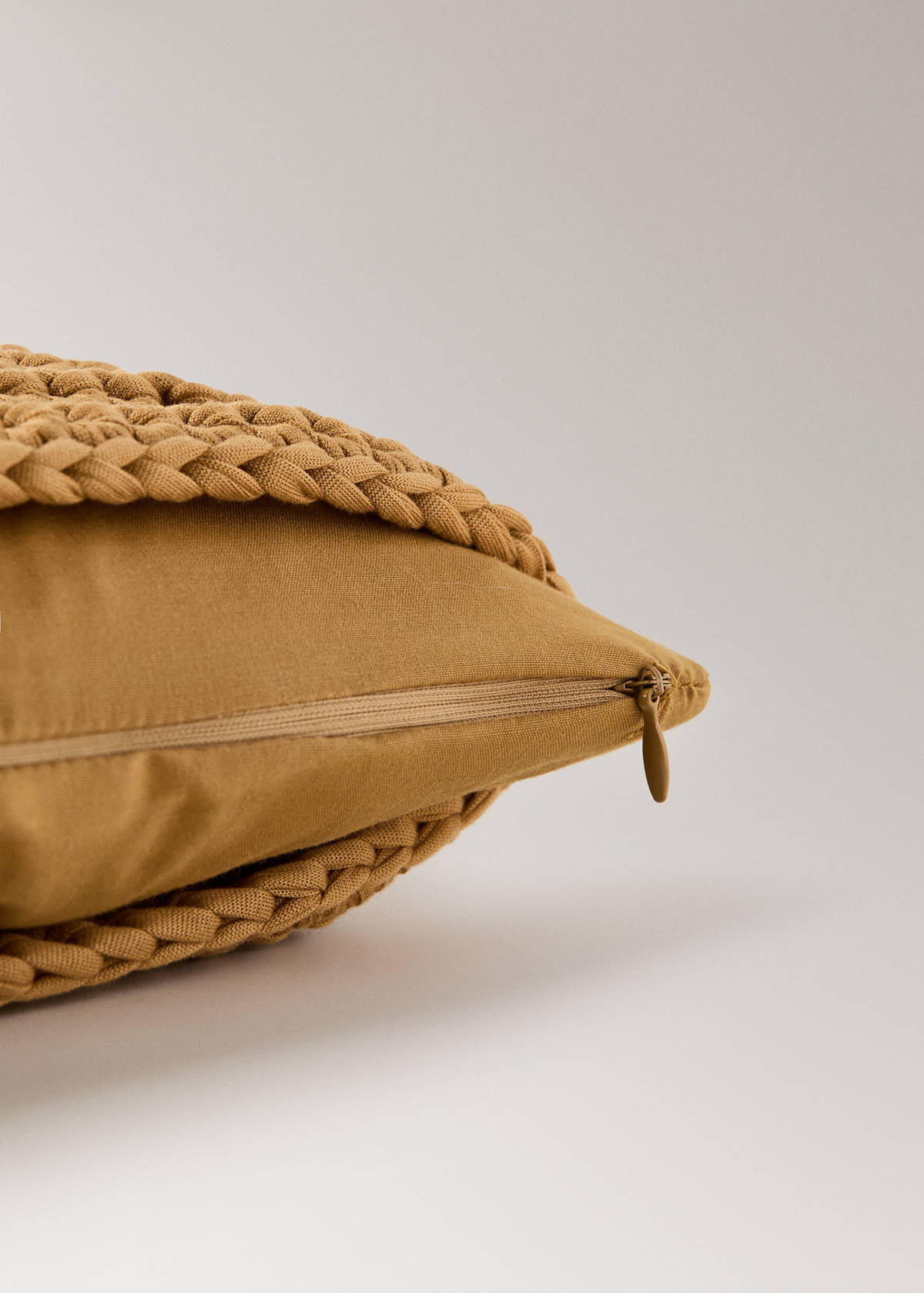 Crochet cushion cover 30x50cm — Caramel