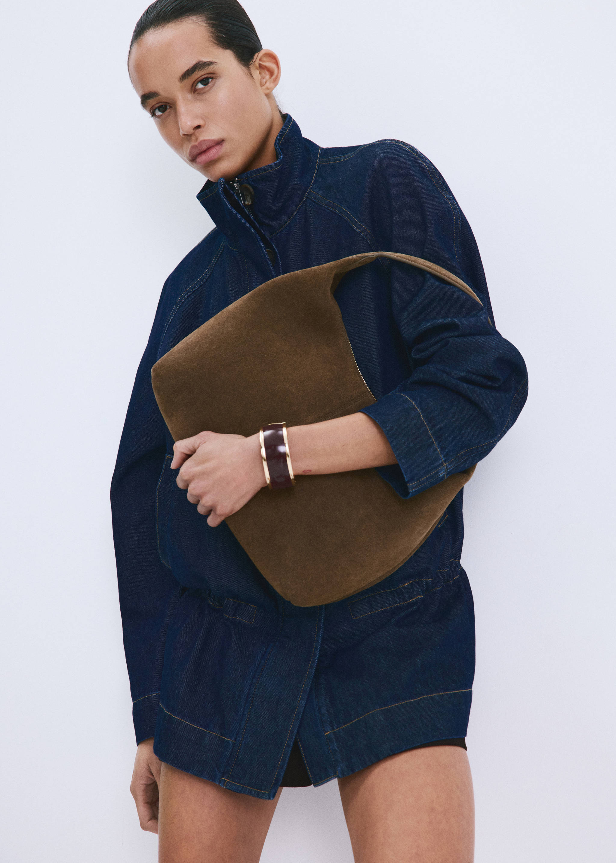 Rigid volume bracelet - General plane