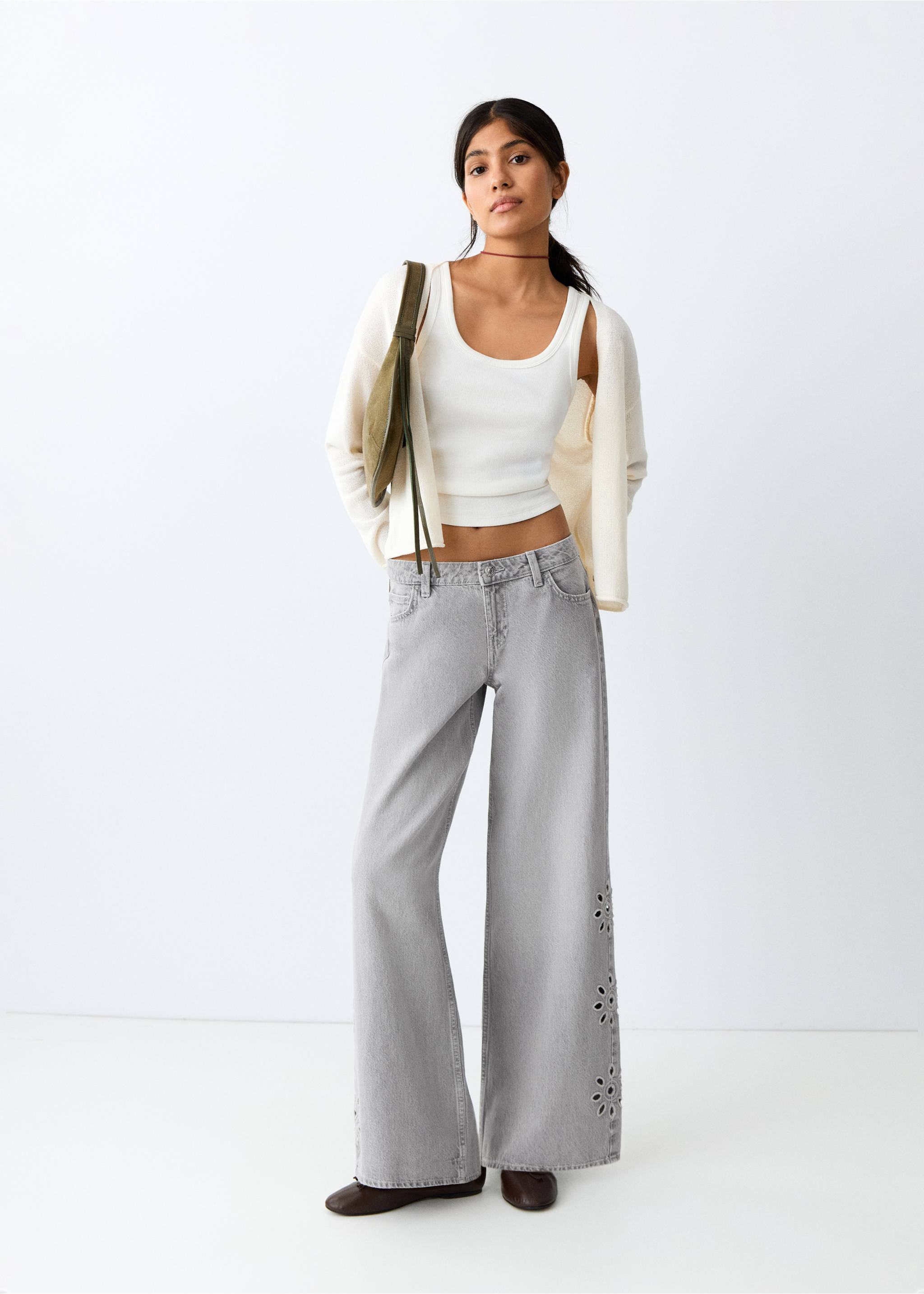 جينز مستقيم مطرز - رؤية عامة, رمادي دنيم. Ref: 27065165-00.