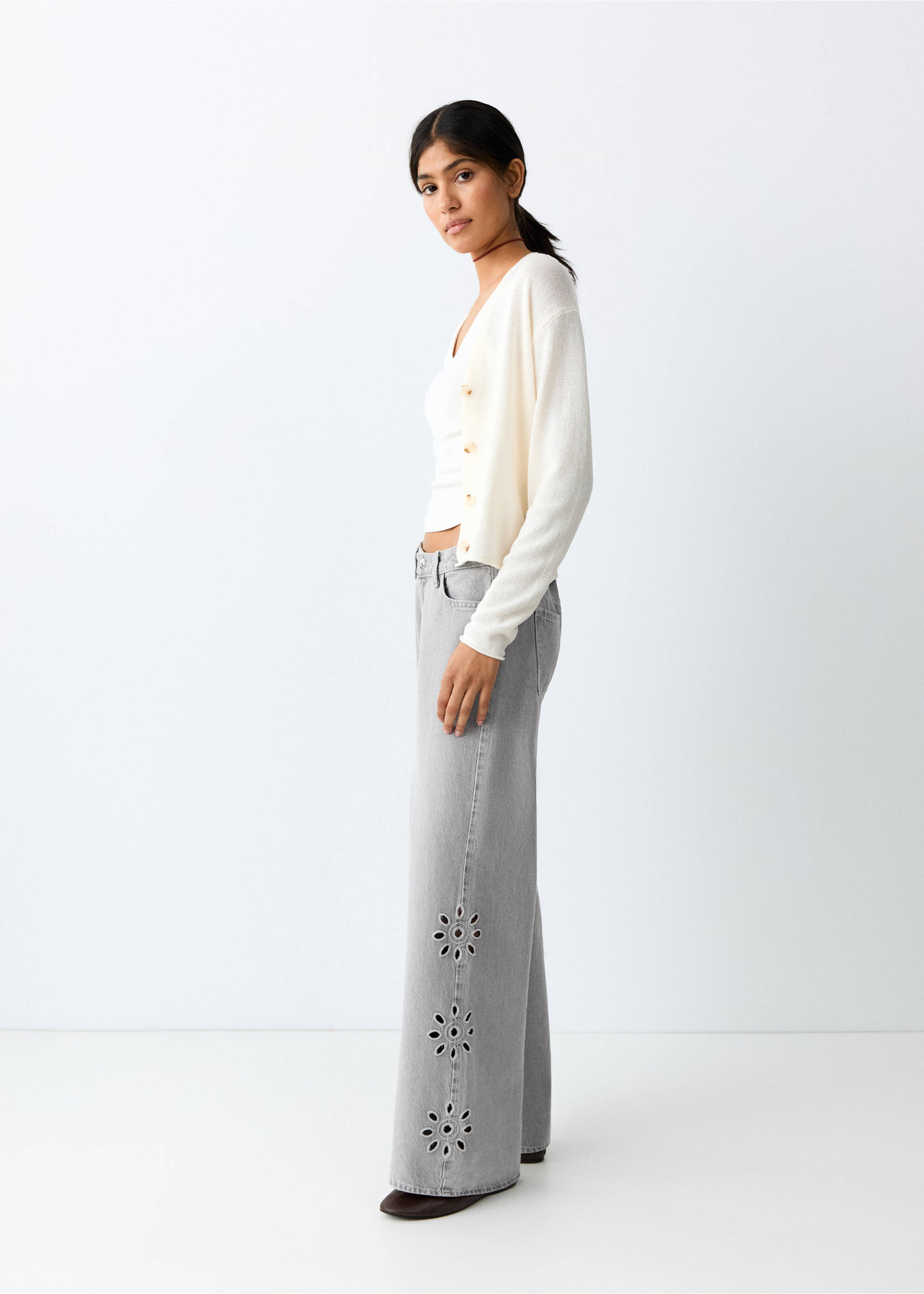 جينز مستقيم مطرز - رؤية وسط, رمادي دنيم. Ref: 27065165-00.