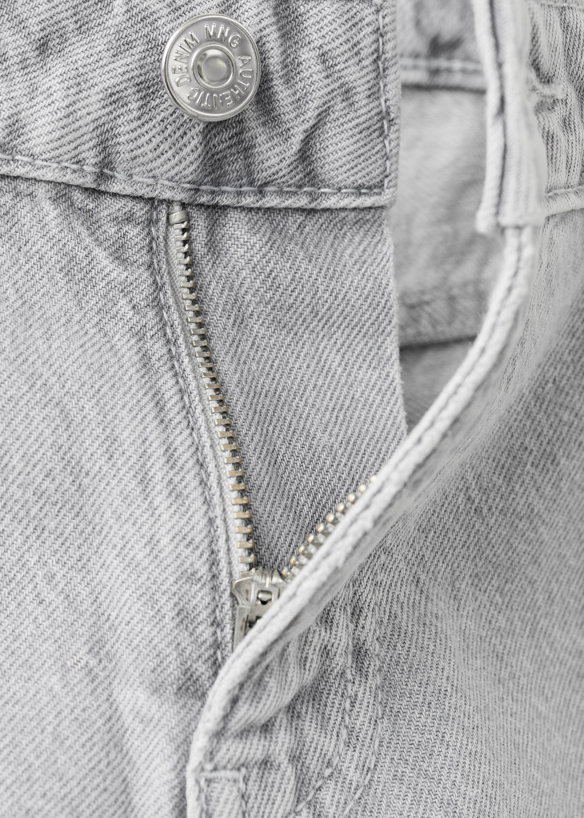 جينز مستقيم مطرز - تفاصيل المنتج 0