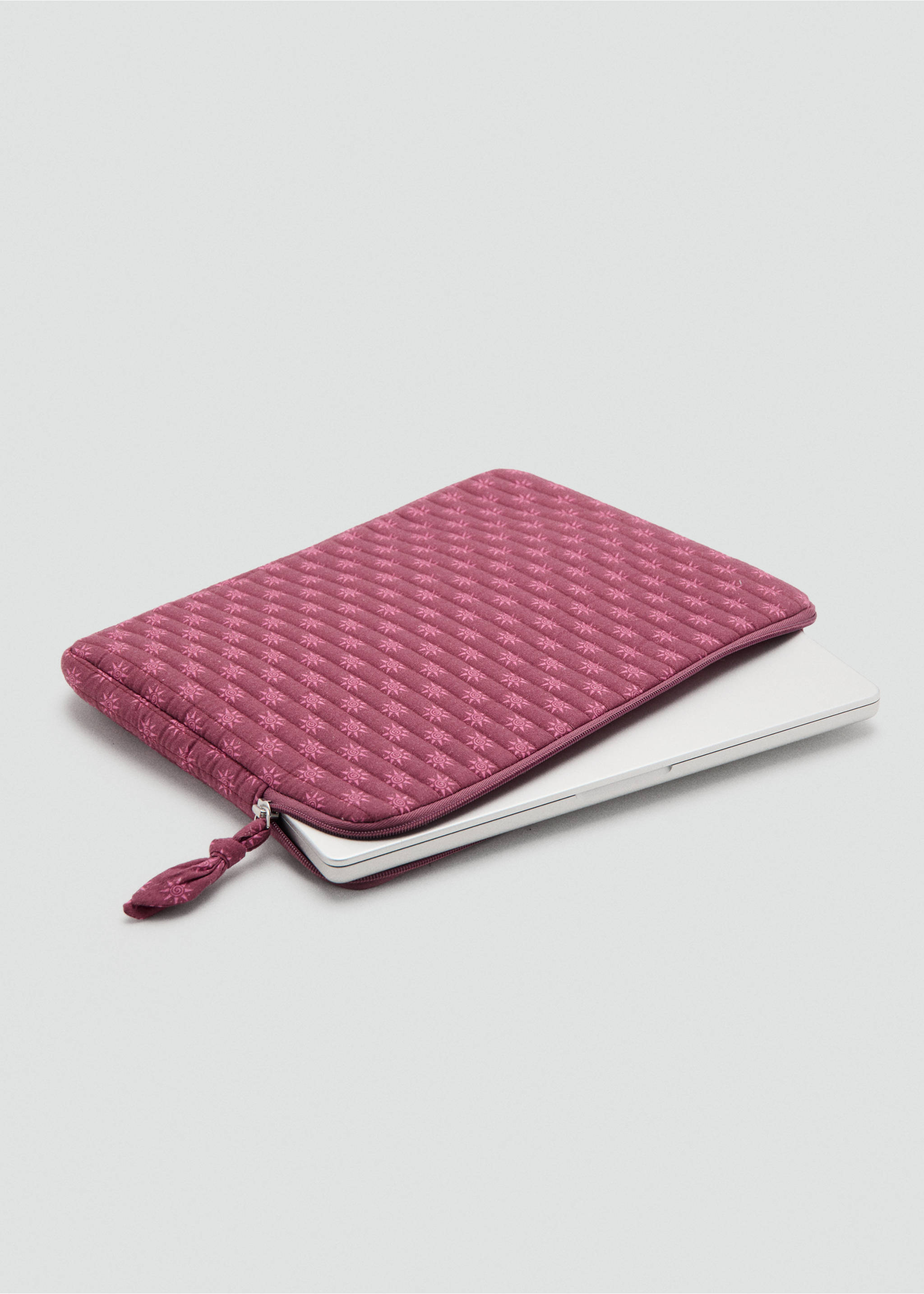 Printed laptop case - Details of the article 1, Maroon. Ref: 27065813-00.