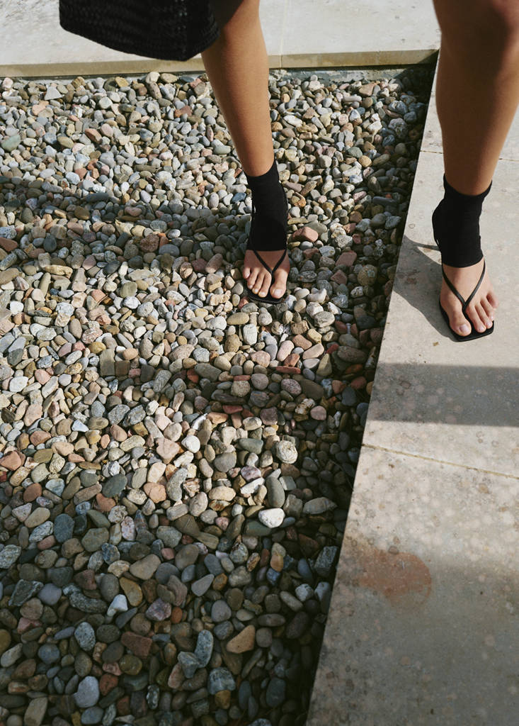 Strappy heeled sandals — Black
