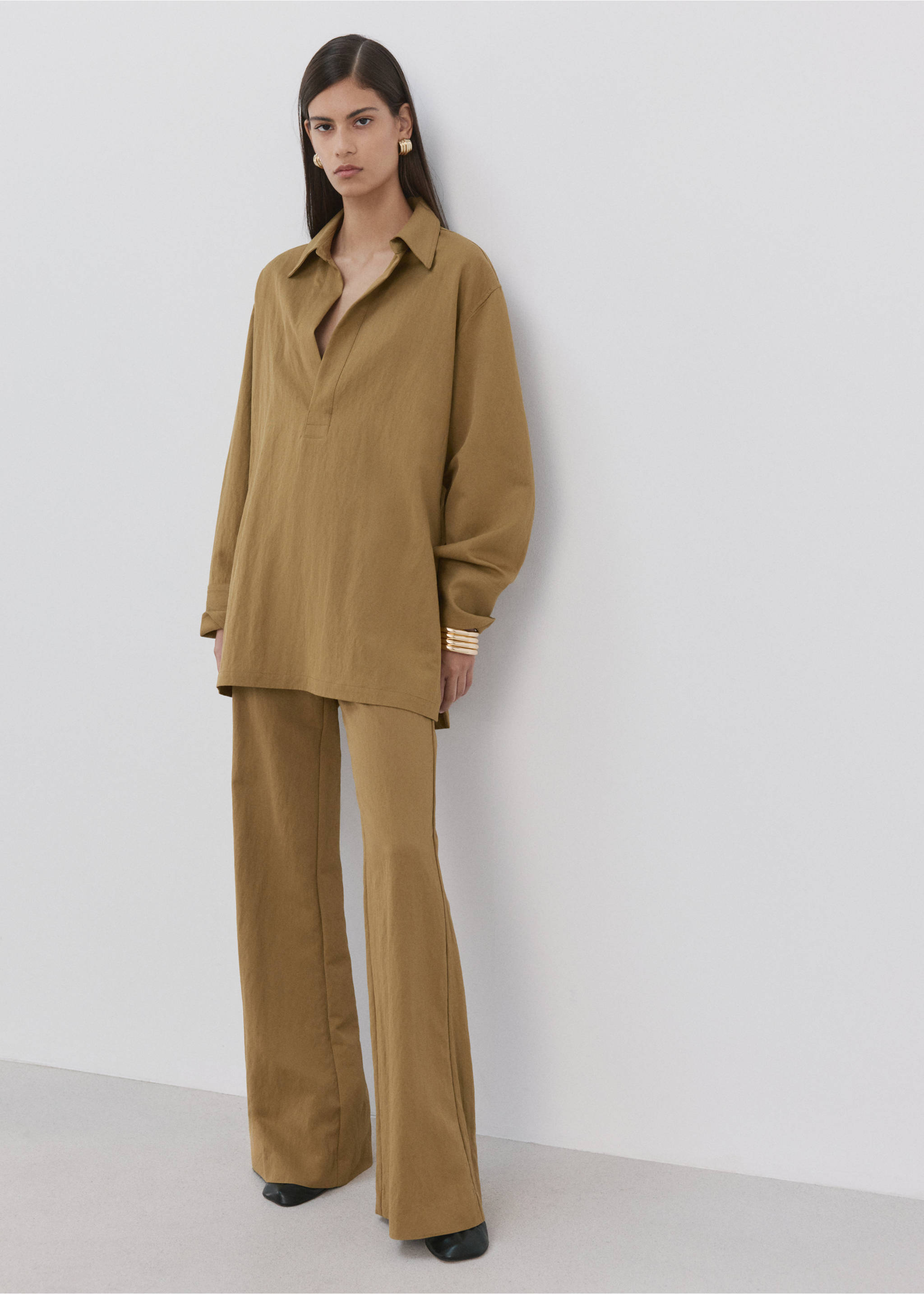 Oversized shirt with a shirt collar - General plane, Khaki. Ref: 27065826-00.