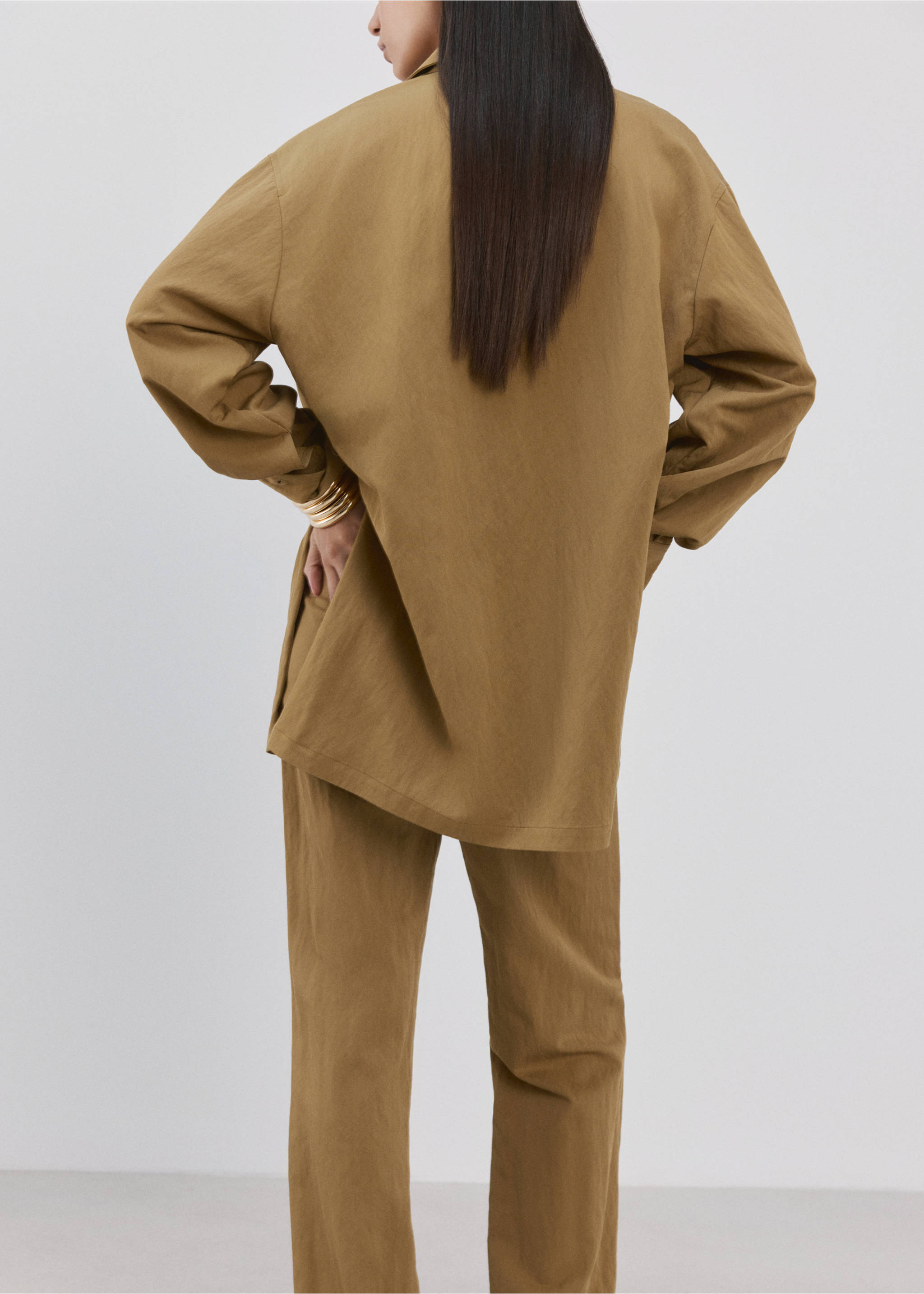 Oversized shirt with a shirt collar - Reverse of the article, Khaki. Ref: 27065826-00.