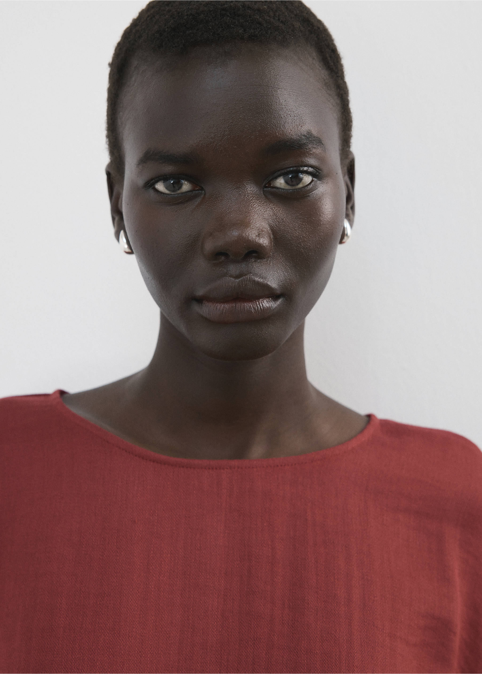 Three-quarter sleeve blouse - Details of the article 1, Red. Ref: 27065829-00.