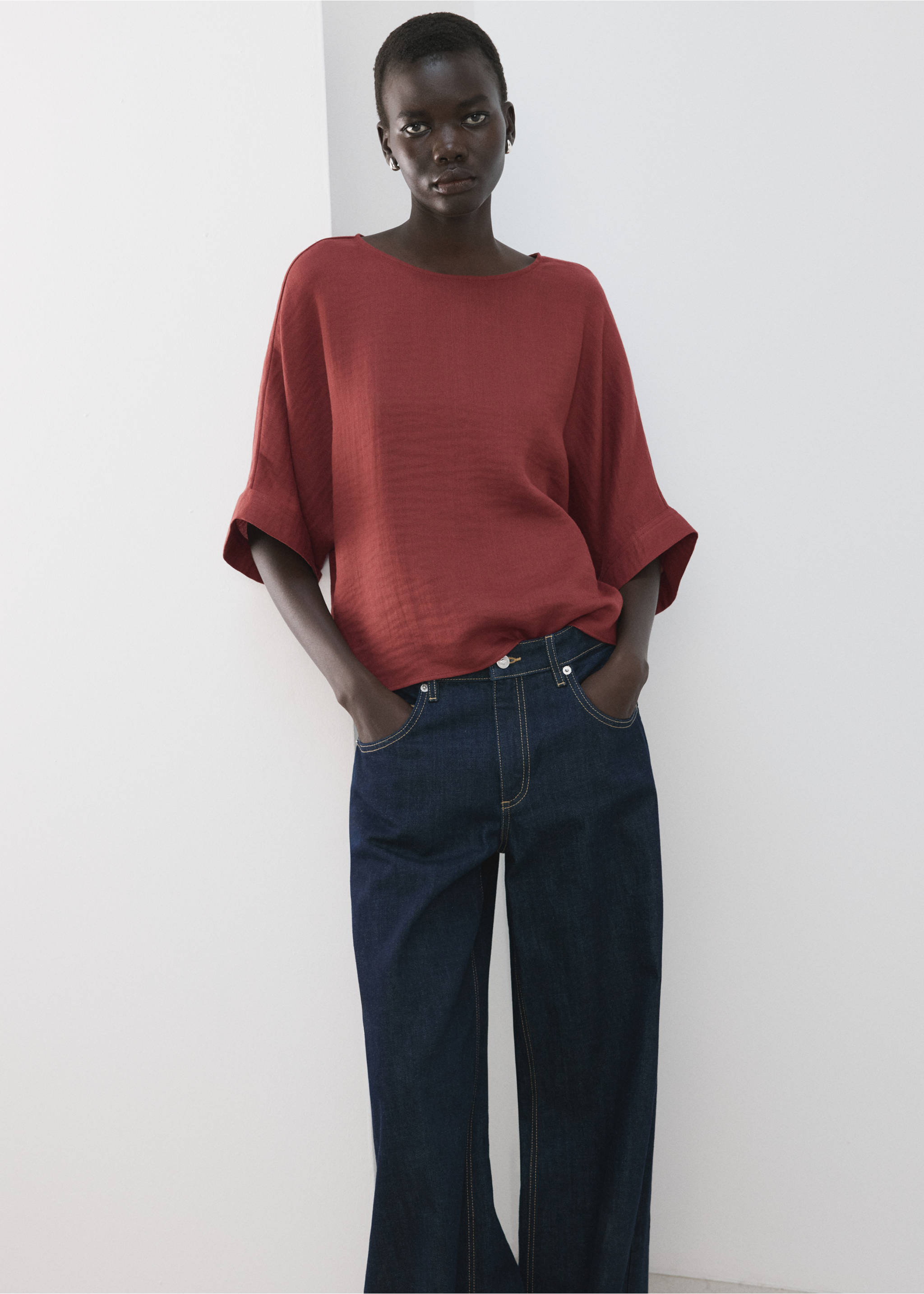 Three-quarter sleeve blouse - Details of the article 2, Red. Ref: 27065829-00.