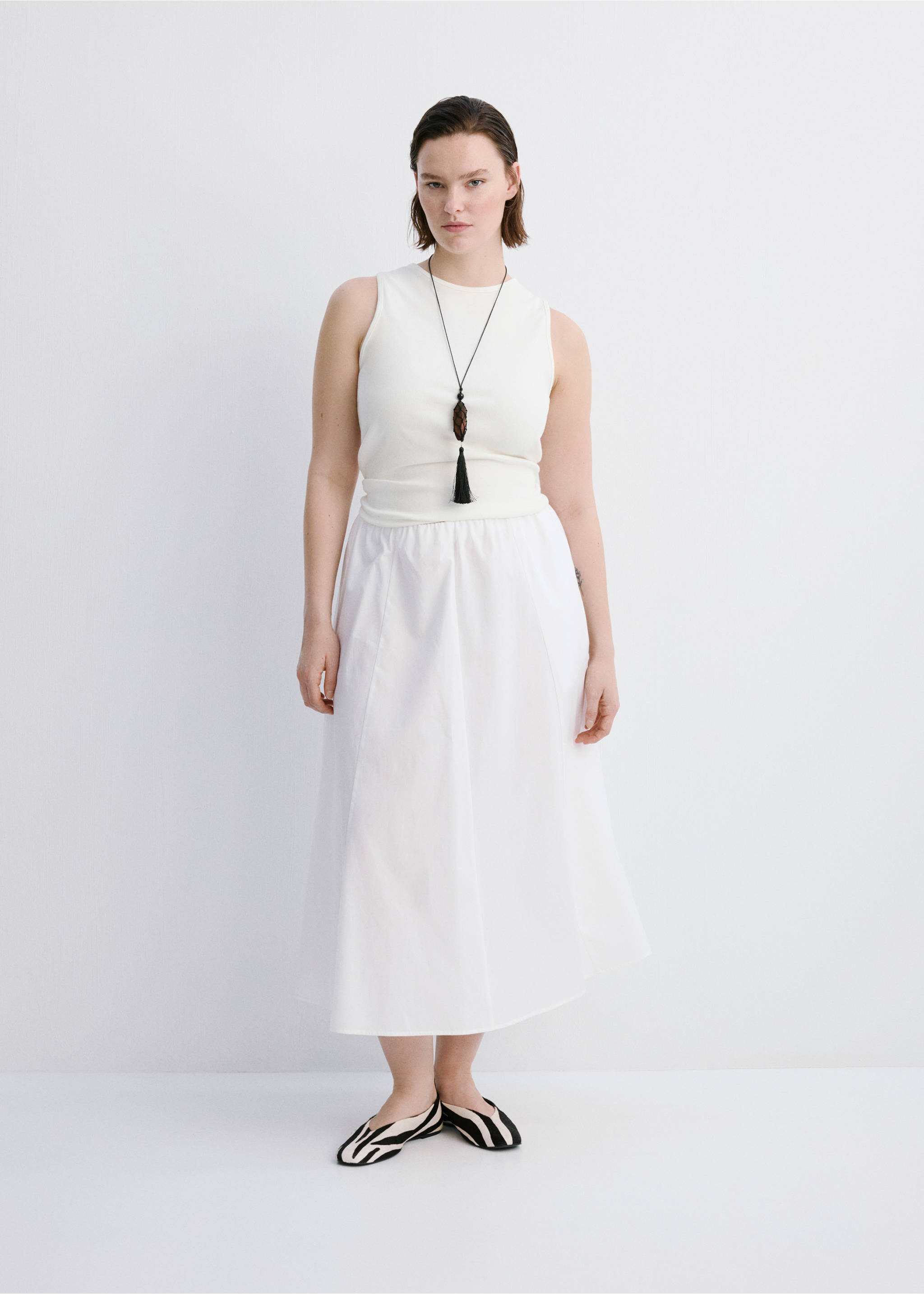 Top côtelé en coton - Détail de l'article 3, Blanc. Ref: 27065830-00.