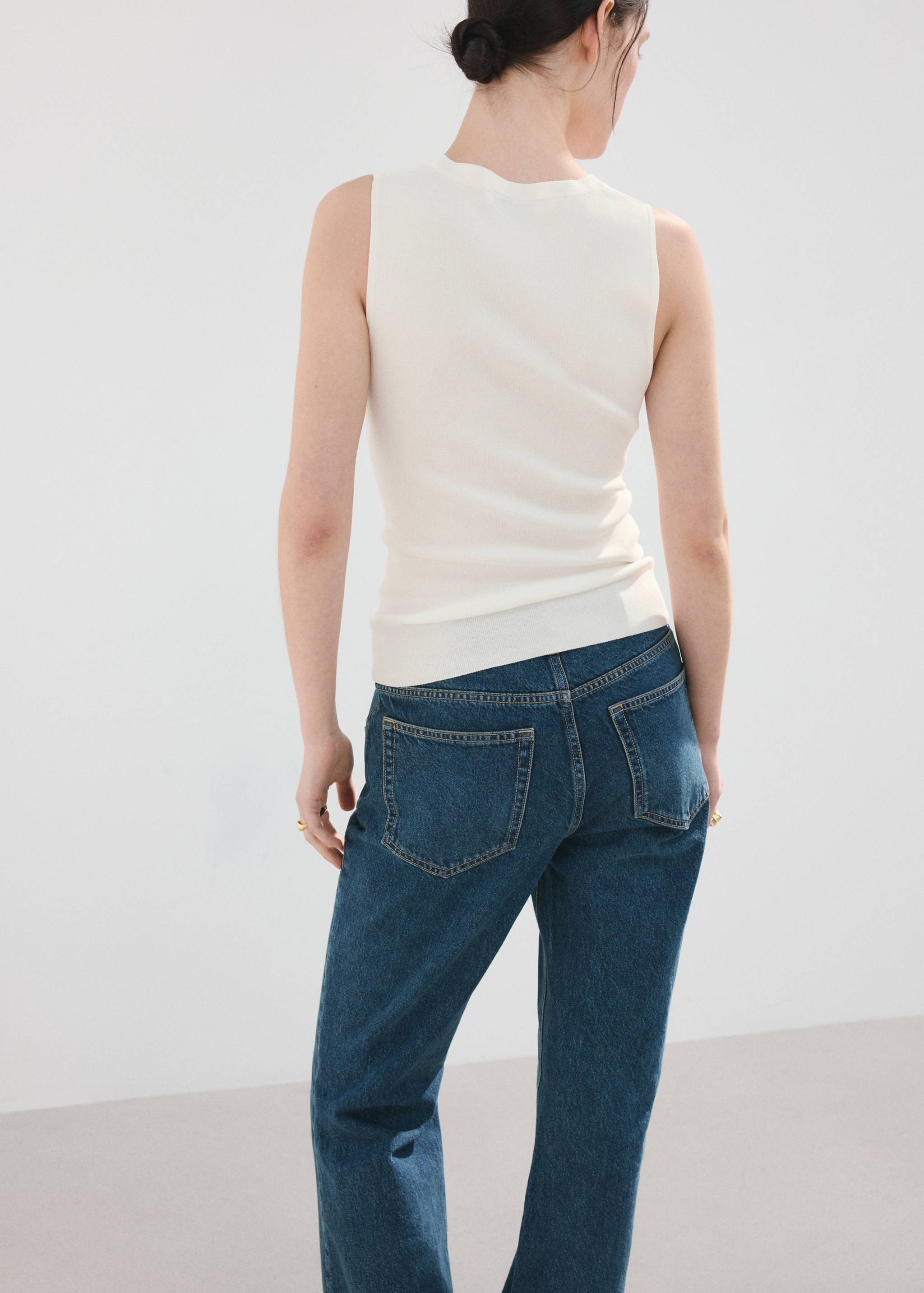 Round-neck knitted top - Reverse of the article