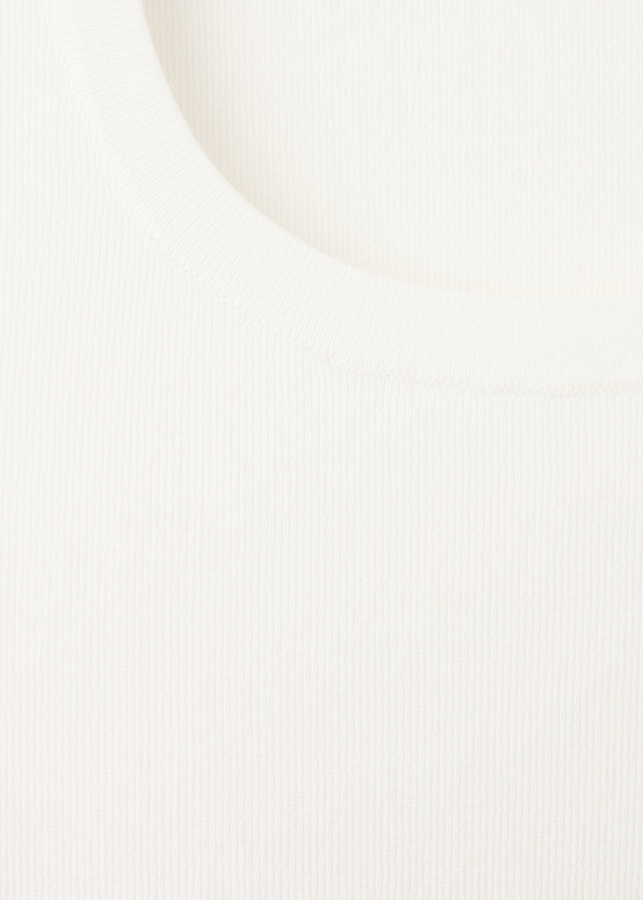 Round-neck knitted top - Details of the article 0