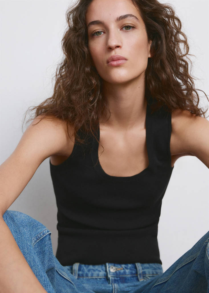 Round-neck knitted top — Black