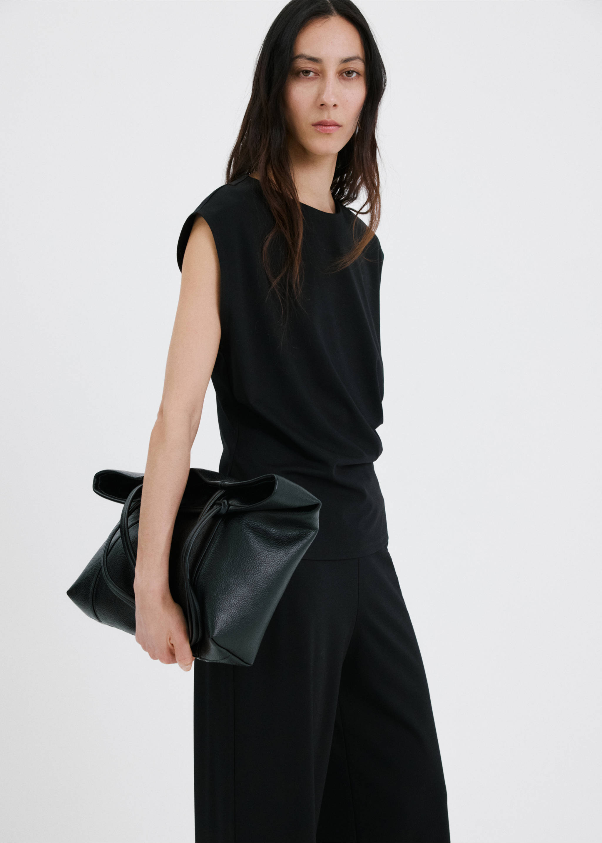 T-shirt with gathered details - Medium plane, Black. Ref: 27065835-00.