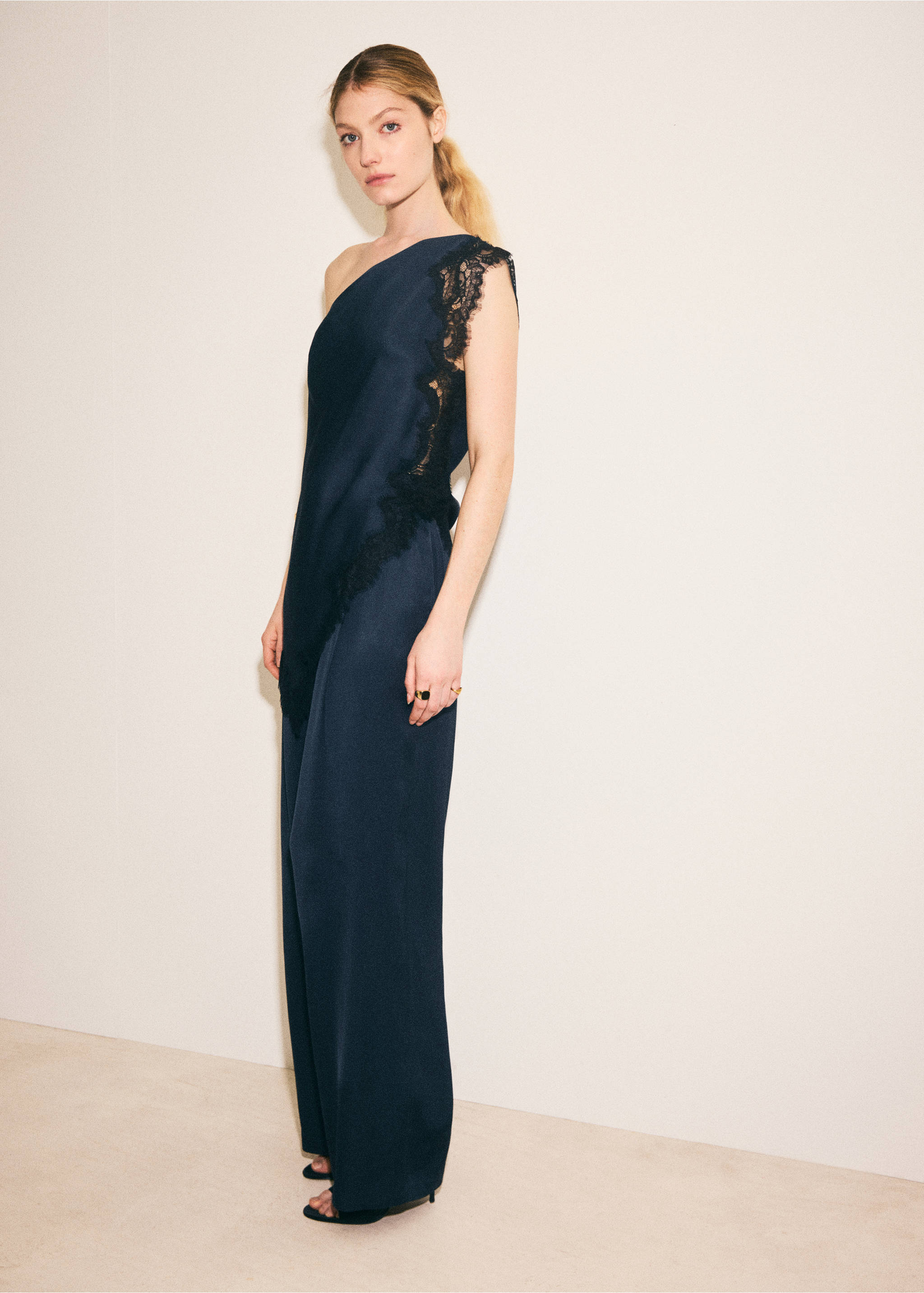 ท็อปสายเดี่ยวลูกไม้แบบอสมมาตร - เครื่องบินทั่วไป, สีฟ้า. Ref: 27065836-00.