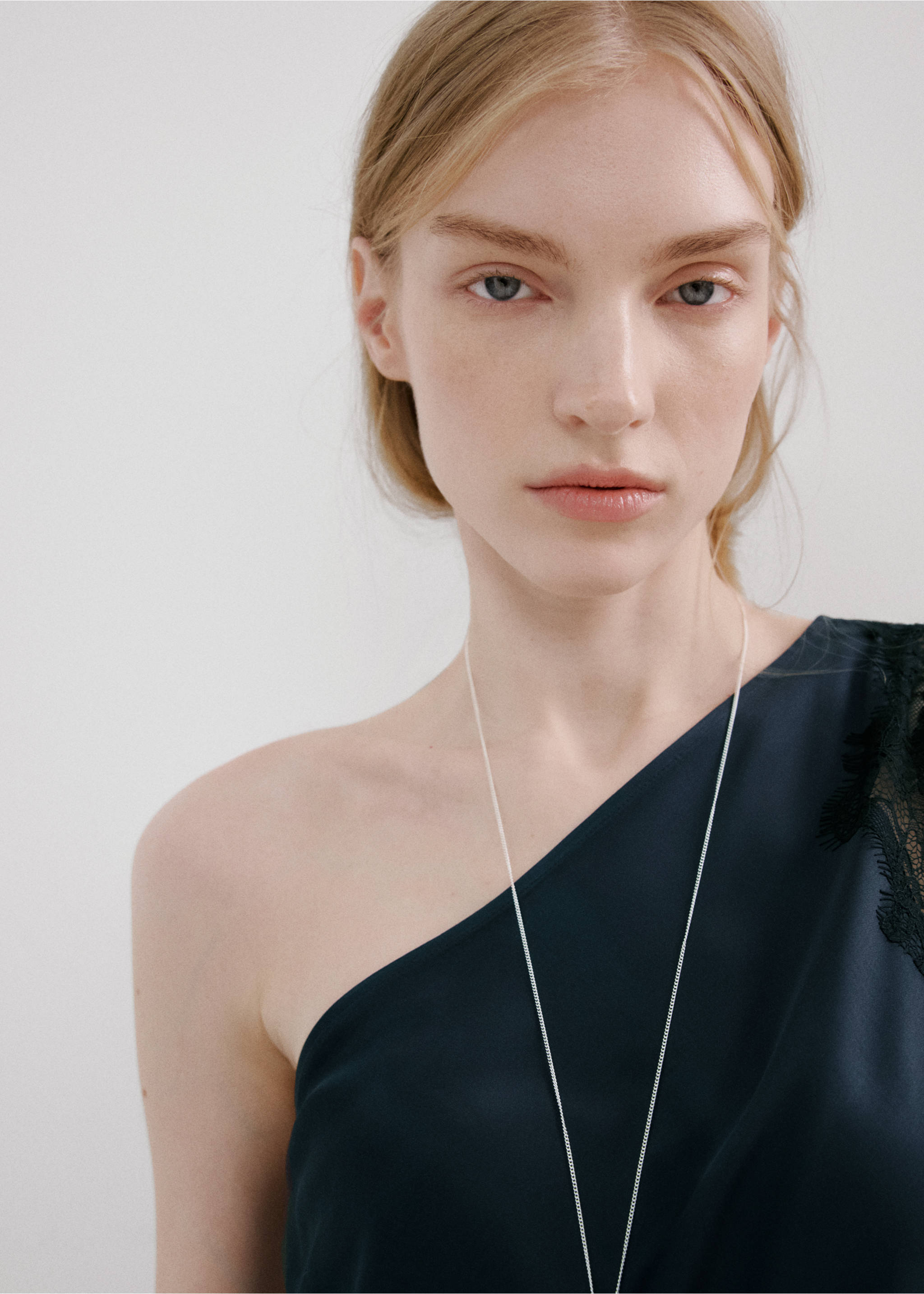 ท็อปสายเดี่ยวลูกไม้แบบอสมมาตร - รายละเอียดของสินค้า 2, สีฟ้า. Ref: 27065836-00.