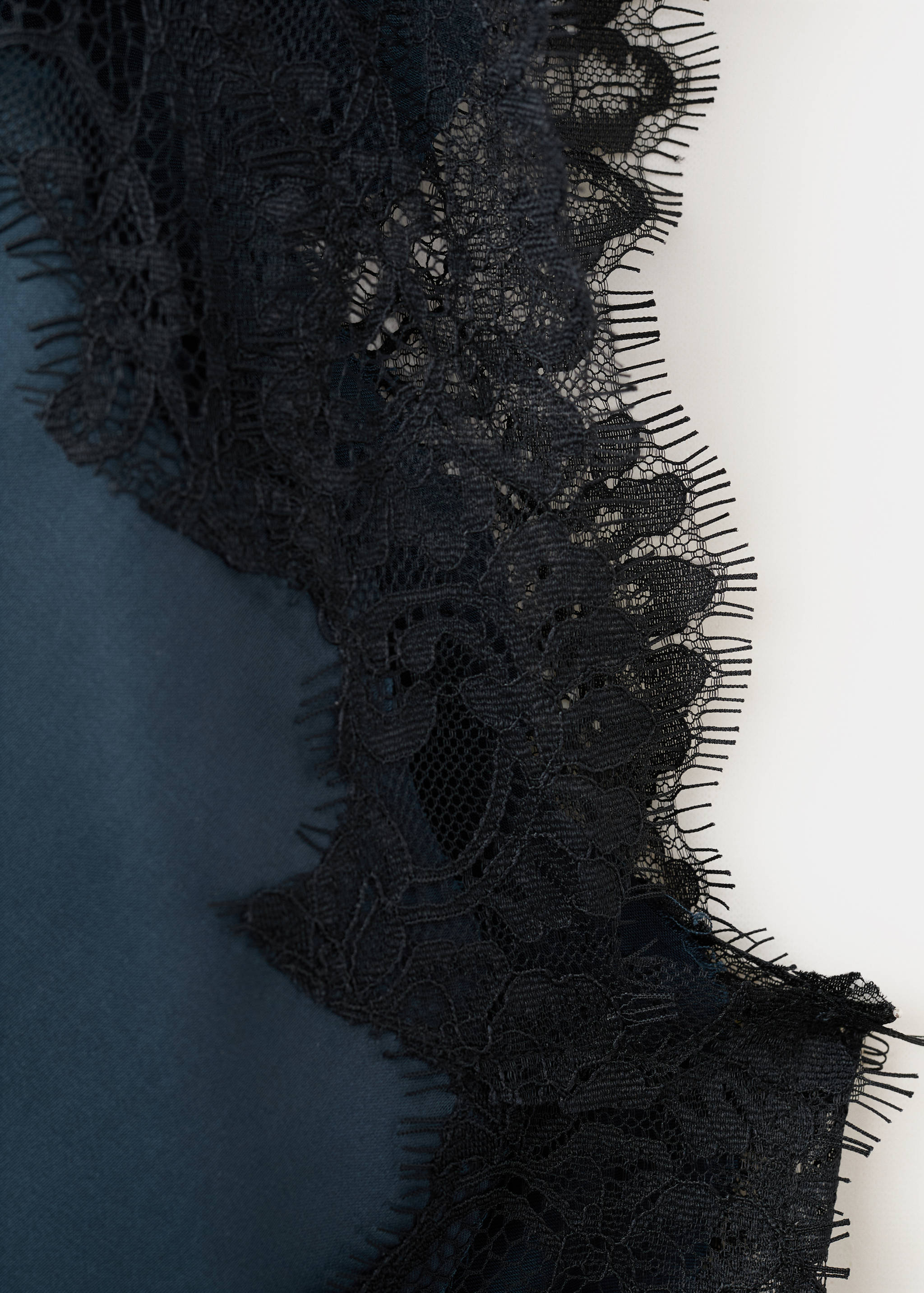 Asymmetric lace camisole top - Details of the article 8