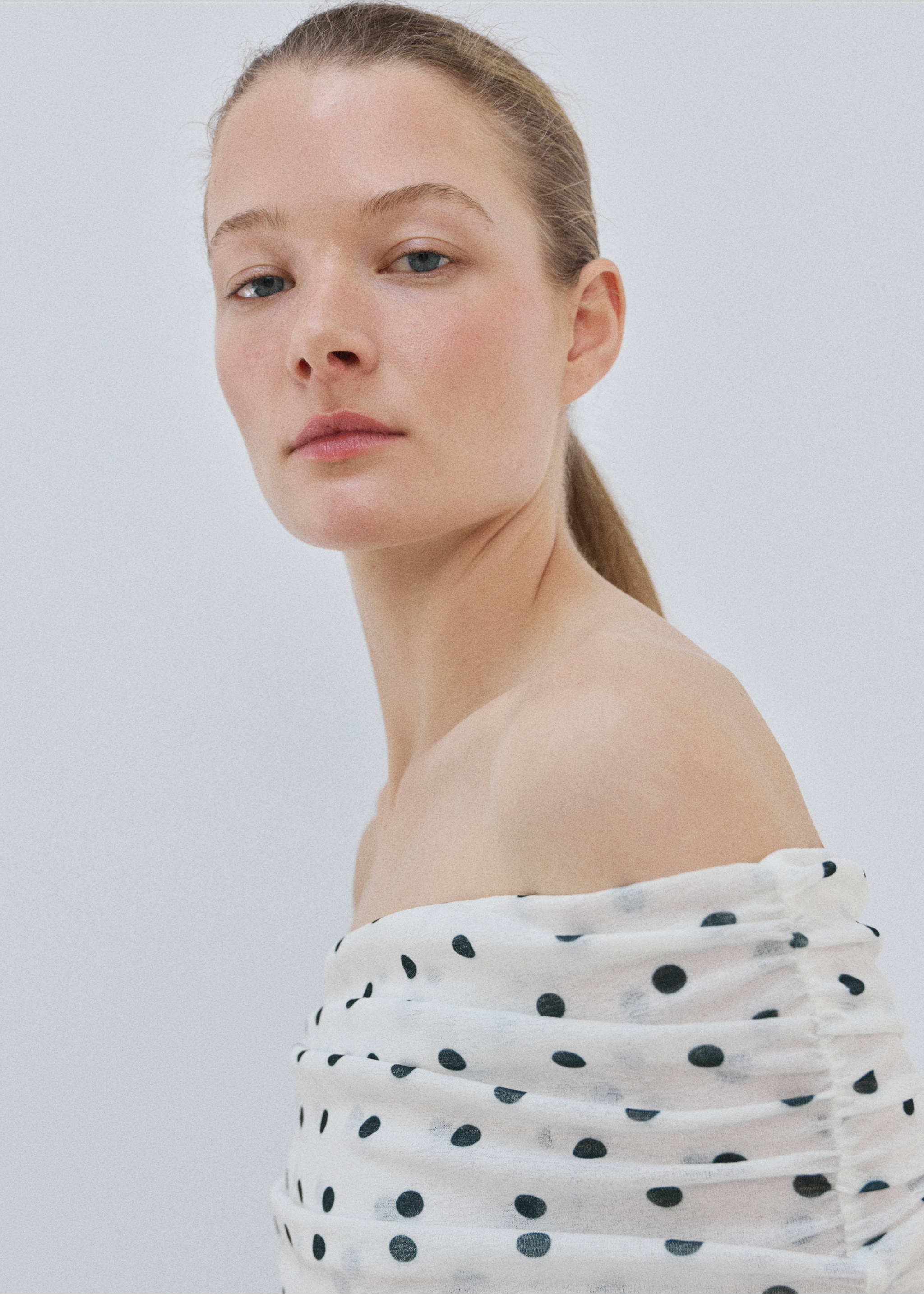 Polka dot strapless top - Details of the article 1, White. Ref: 27065842-00.