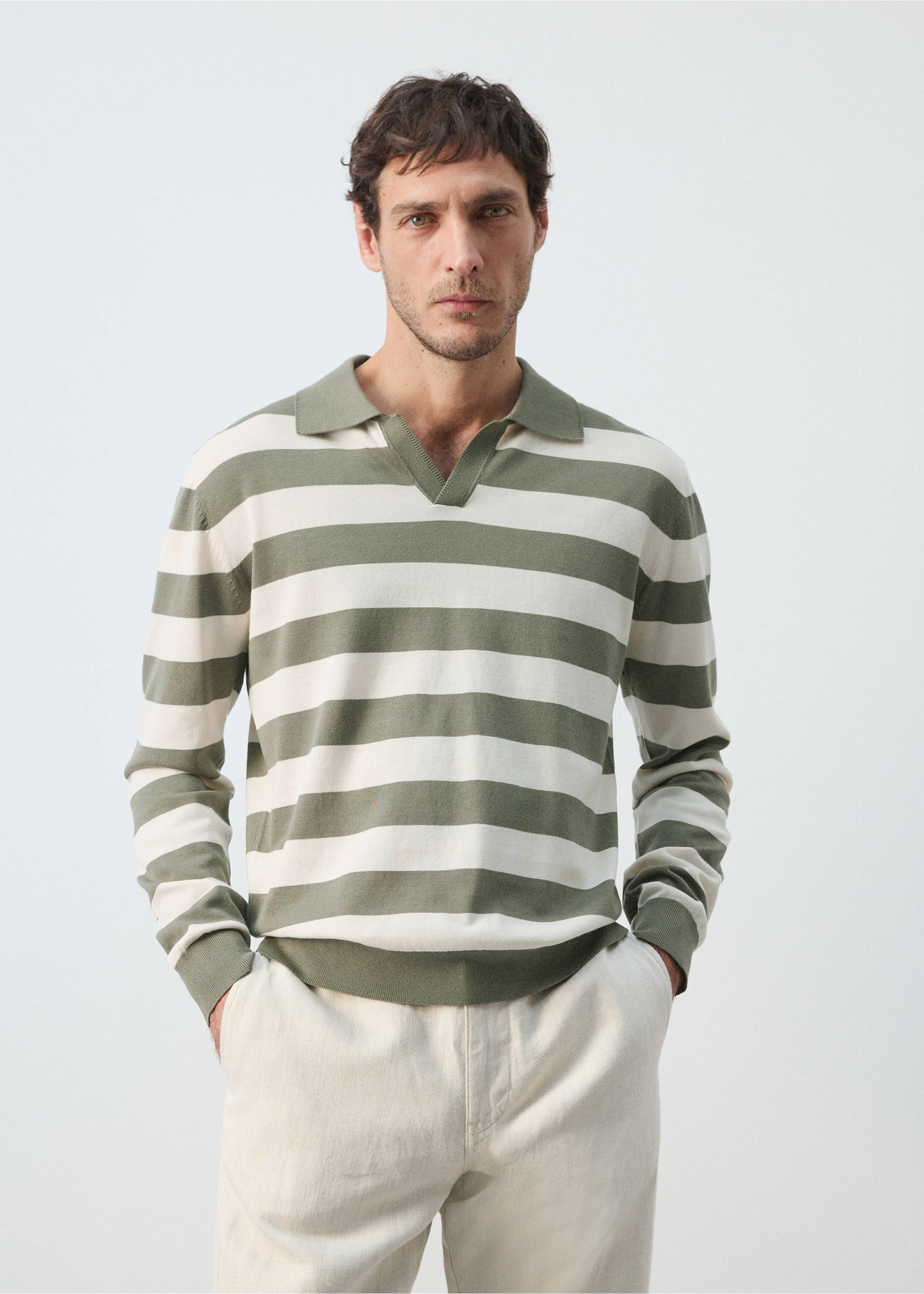 Джемпер-поло из тонкого трикотажа из 100% хлопка - Средний план, Зеленый лес. Ref: 27065937-00.